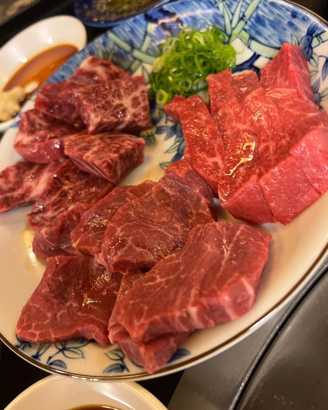 松本日向さんのインスタグラム写真 - (松本日向Instagram)「松本家の胃袋恐るべし😖 家族で焼肉食べに行ったよ^_^ 大阪で焼肉は京松蘭♡ 極みコース（ヒレ付き）で食べた〜 ヒレおいしすぎました、、 和牛の極上タンも美味しかった😞🤍 幸せな時間でした☺️」7月4日 18時17分 - matsumoto_hinata