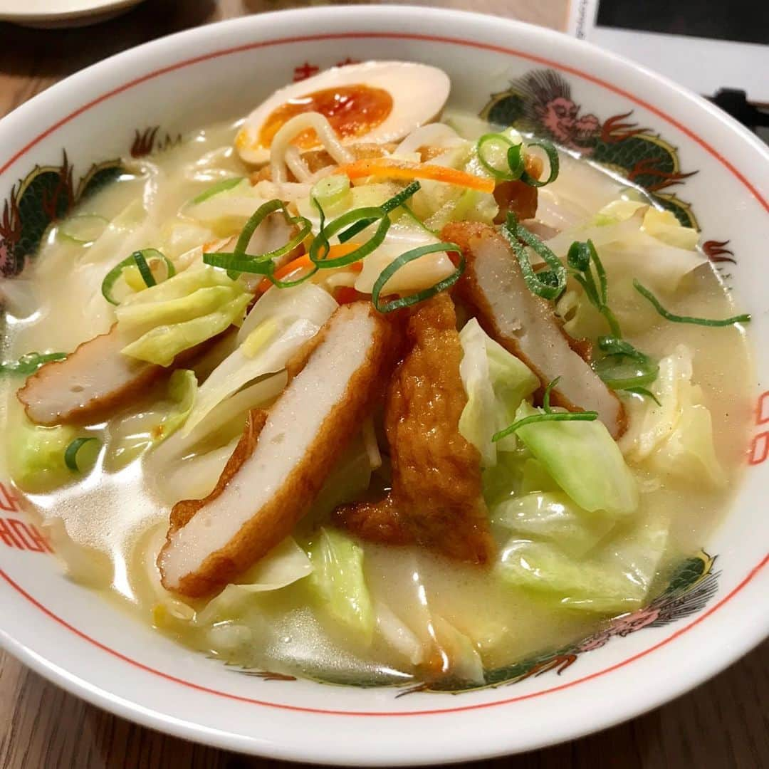 白石一文さんのインスタグラム写真 - (白石一文Instagram)「この袋麺、お店より美味しいかも。オススメです。 #長崎ちゃんぽん #白雪食品」7月4日 20時41分 - s.kazu2017