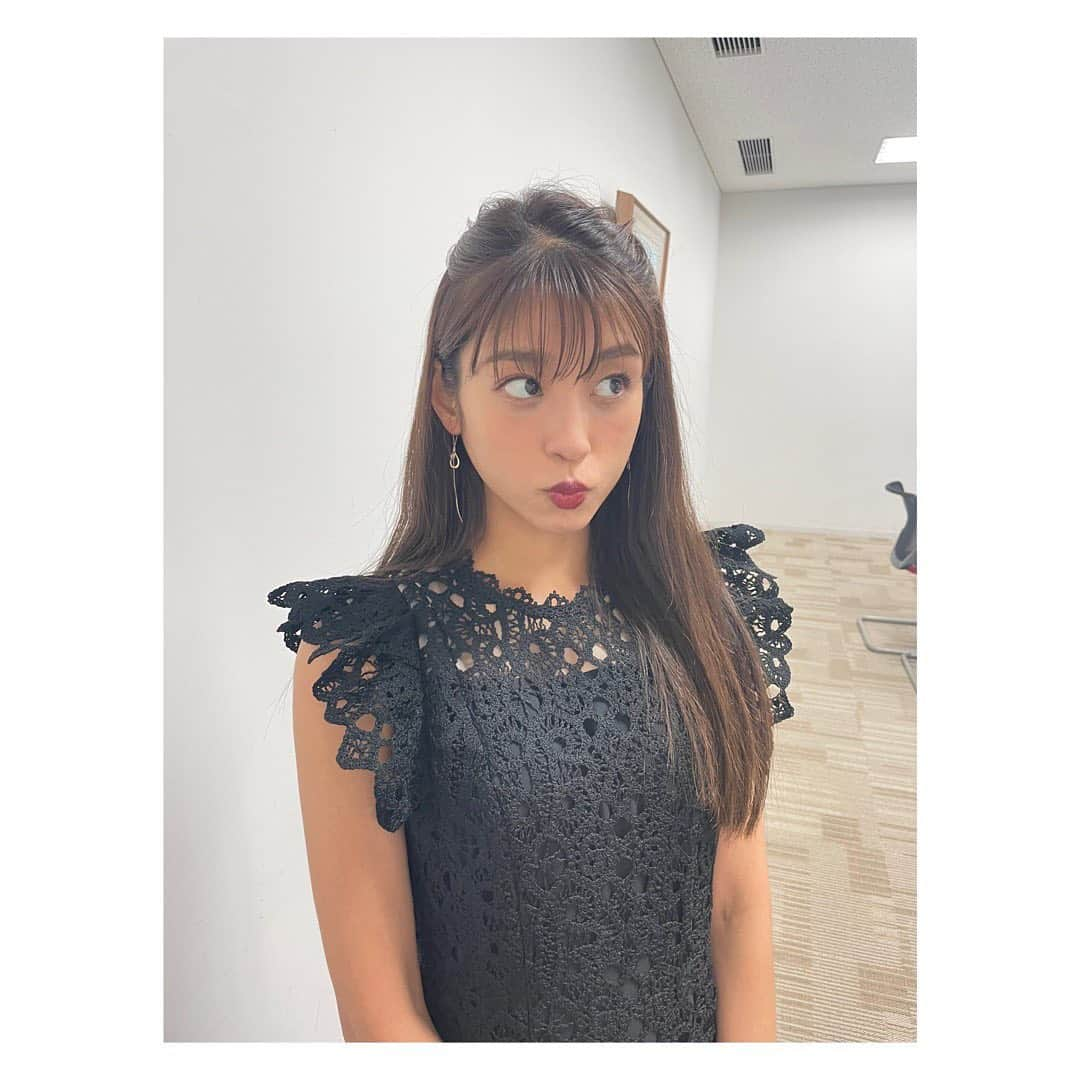 岡副麻希さんのインスタグラム写真 - (岡副麻希Instagram)「. 今夜【夏の超特大さんま御殿 ３時間SP】 出演します🎤🌻 ⁡ おそらく三，四年ぶりにお邪魔しました🫣 終始飛び交う笑いが最強に面白い贅沢時間‼︎ ⁡ 衣装 dress#celford  pierce#starjewelry  pumps#diana  ⁡ #さんま御殿 #日本テレビ ⁡ ⁡」7月5日 9時01分 - maki_okazoe_official