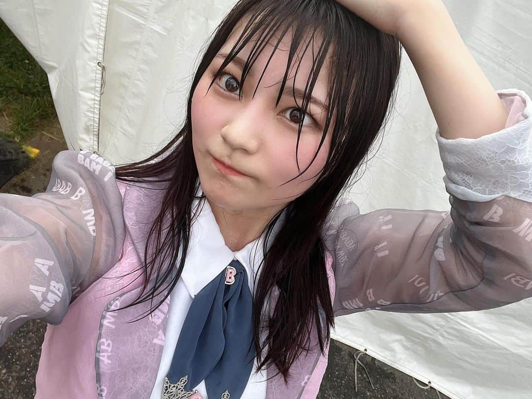 宇咲さんのインスタグラム写真 - (宇咲Instagram)「雨雨ライブ後の宇咲と普通の！ . . . #アイドル #idol #自撮り #自撮り女子 #他撮り #セルフィー #濡れ髪 #雨 #野外フェス」7月5日 9時19分 - usa_usa0427