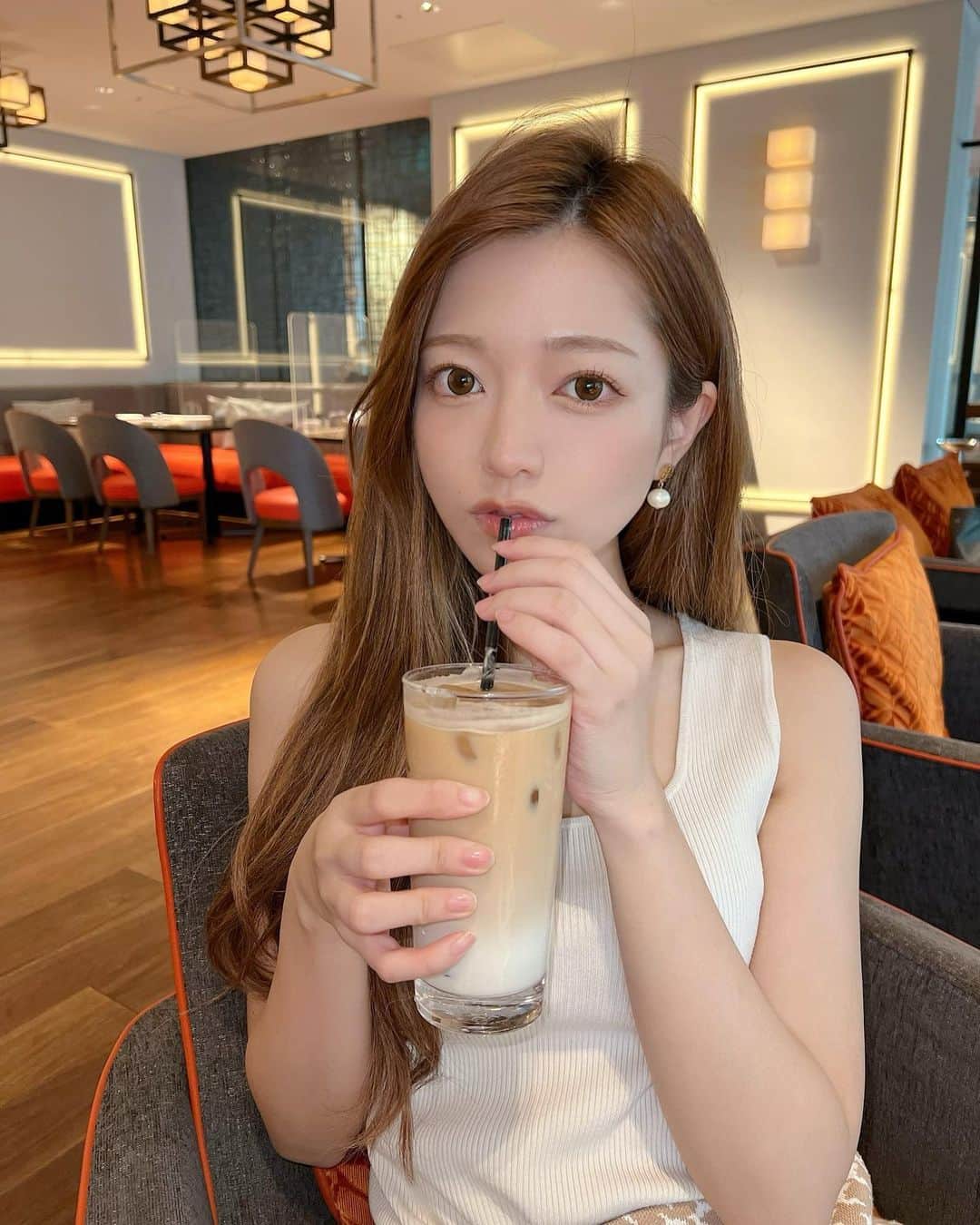 八千恵(やっちん)さんのインスタグラム写真 - (八千恵(やっちん)Instagram)「ゆったりカフェしてきた☕️ . ここのカフェラテ美味しすぎる🤷🏼 . . #カフェ #カフェ活 #大阪カフェ #梅田カフェ #ヒルトン #ヒルトン大阪 #ヒルトンプラザ  #ナチュラルメイク #眉メイク #アイライン」7月5日 19時02分 - ya____ch