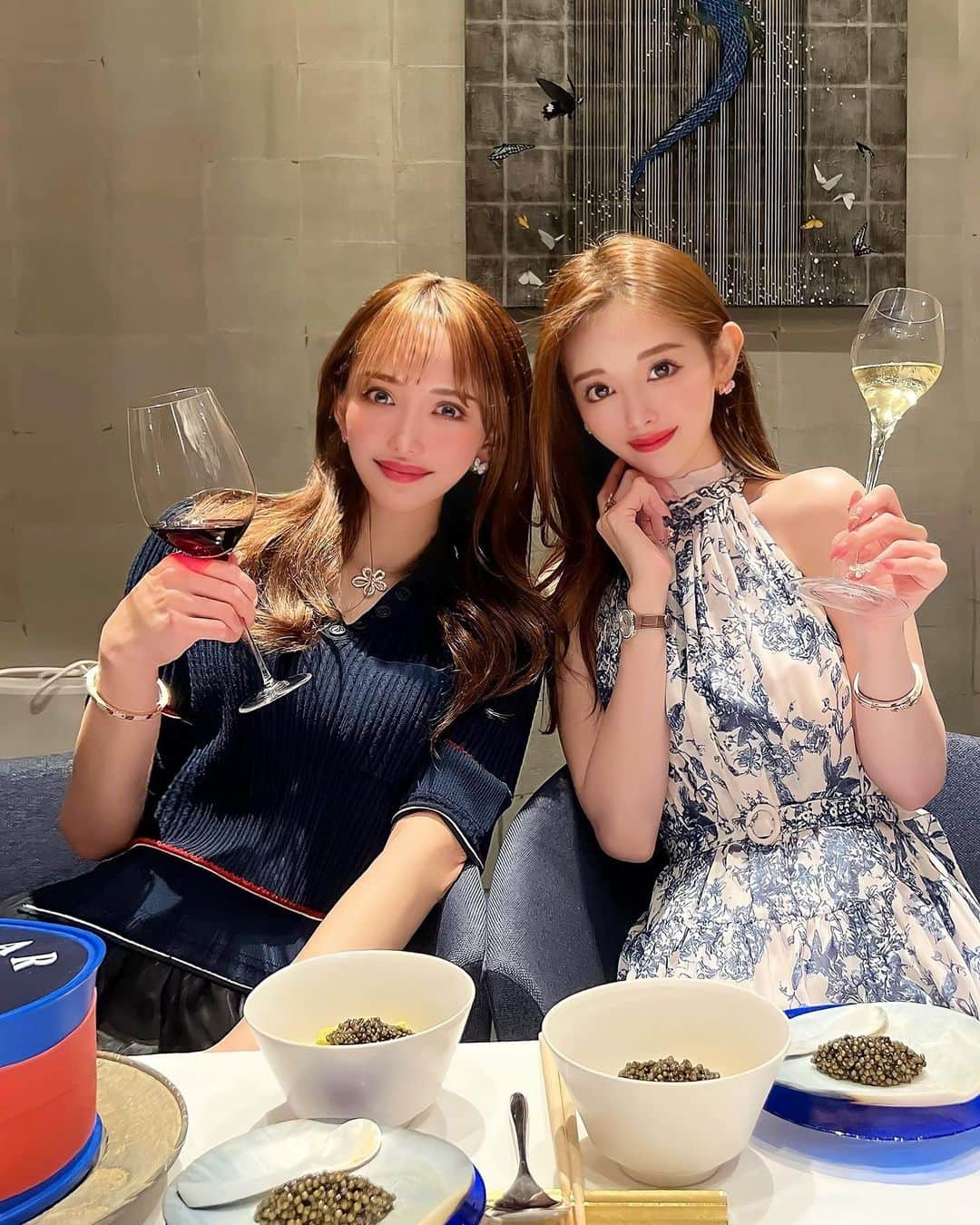 伊東亜梨沙さんのインスタグラム写真 - (伊東亜梨沙Instagram)「ももの助との定例会❤️ こんな可愛い子を独占してごめんなさいね🤪 .  @anu_shoheishimono の キャビアコース🦈 美味しくて大好きなお店🤍 . . #anu #アニュ #キャビア #広尾グルメ」7月5日 19時30分 - arisa__917m