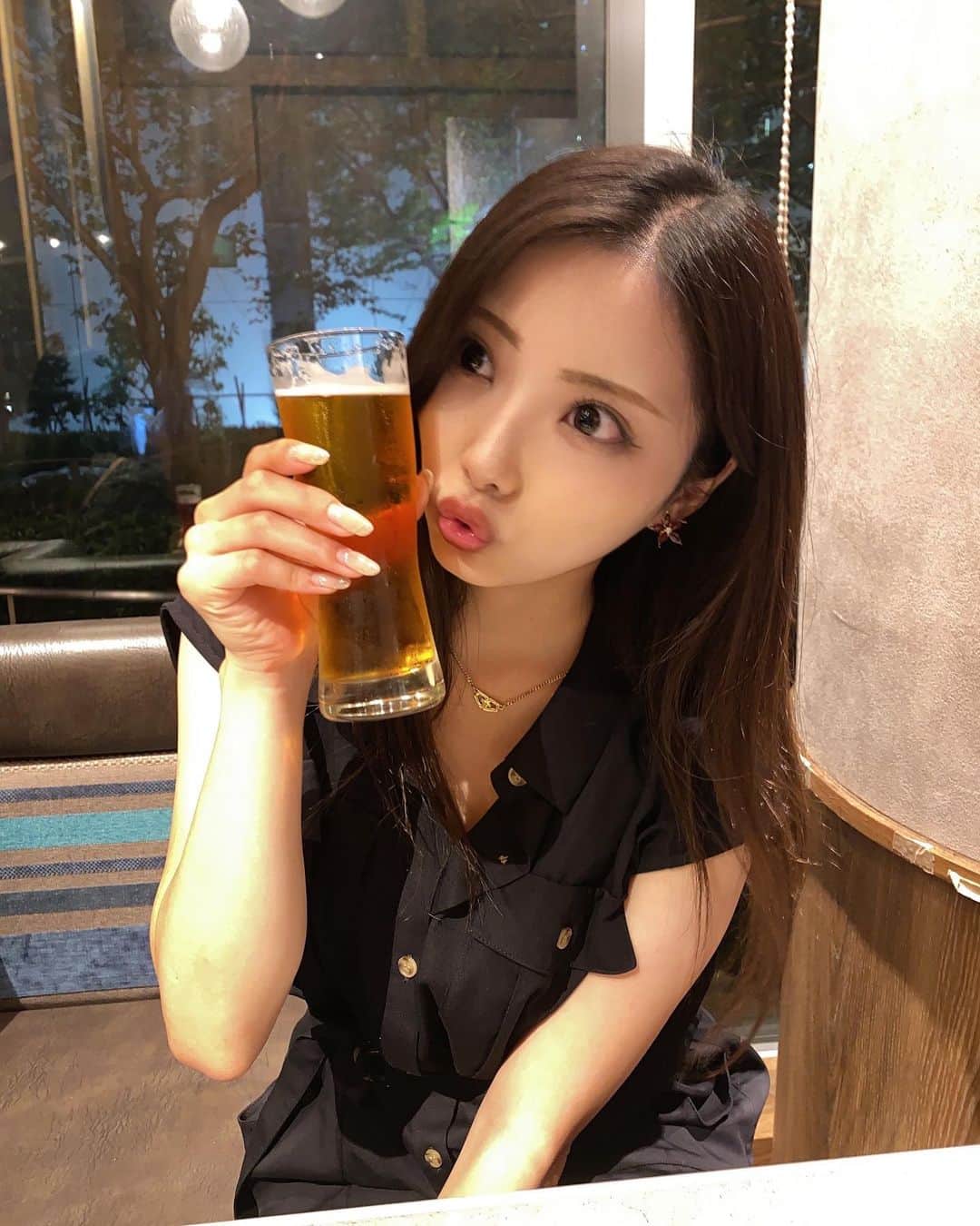 山下みちるさんのインスタグラム写真 - (山下みちるInstagram)「・ クラフトビールのお店🍻🤎  美味しくてたくさん飲んじゃいました😚 週始めから幸せ〜🫶🏼 ・ #クラフトビール  #ビール  #グルメ  #東京グルメ  #데일리룩  #푸드스타그램  #일본  #ootd #beer #instafood #instagood #🍻」7月5日 21時13分 - hello_chiruchiru