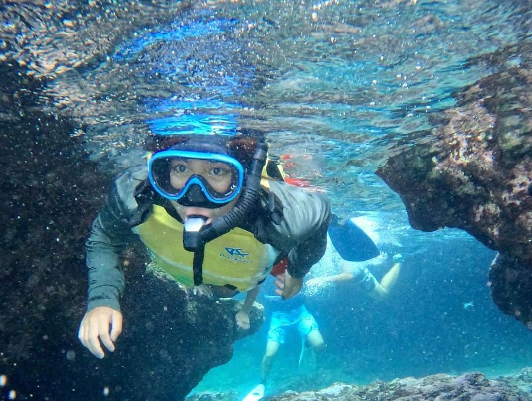 岩渕真奈さんのインスタグラム写真 - (岩渕真奈Instagram)「🏄‍♀️🏝🐠🌊☀️  綺麗!!!!!! 最高!!!!!!  @irabujima.bonito  ありがとうございました🙇‍♀️  最後の一枚は泳ぎに集中しすぎな私です📸笑  #宮古島 #伊良部島」7月6日 20時47分 - iwabuchi.m_jp