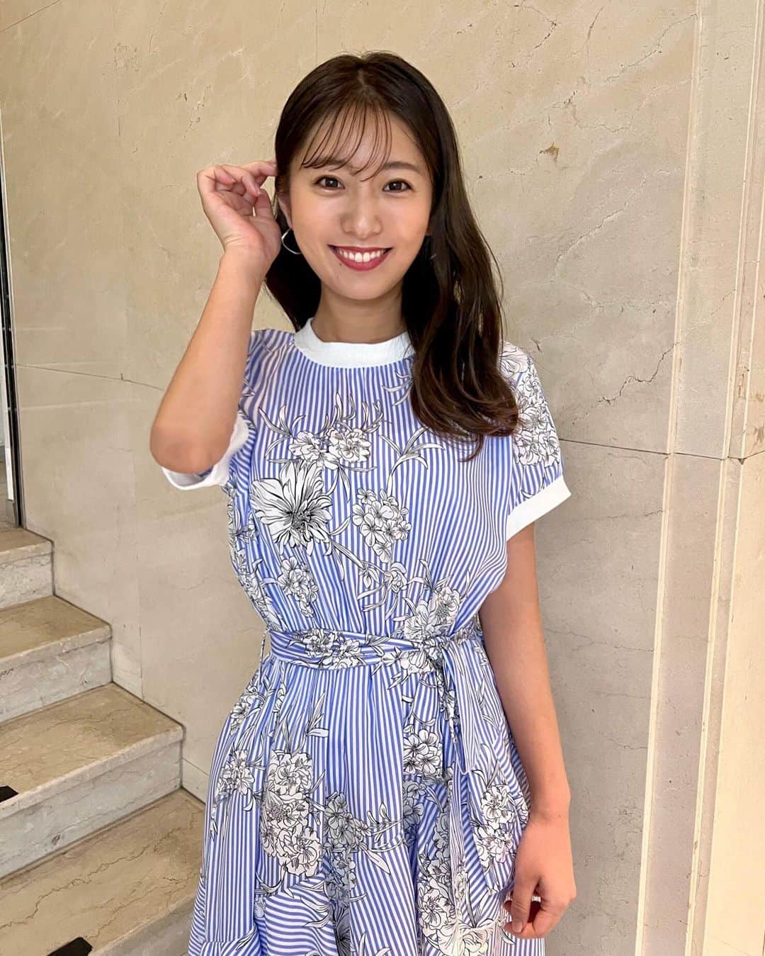 白戸ゆめのさんのインスタグラム写真 - (白戸ゆめのInstagram)「👗 . #東京インフォメーション #衣装 青のストライプと花柄ワンピ💙 じめっとした暑さが厳しいですが あと少し今週も頑張りましょう✨ . 西日本豪雨から今日で4年。 今は東京にいるけれど 大好きな第二の故郷のために 出来ることをこれからも少しでもしていきたいです😌」7月6日 21時11分 - yumeno.s_