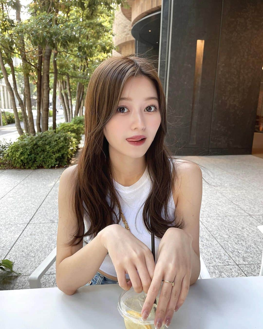 美女美容事情さんのインスタグラム写真 - (美女美容事情Instagram)「《休日はカフェで一休み🍹》⁠⠀ *⠀⠀⠀⠀⠀⠀⁠⠀⁠⠀⁠⠀⁠⠀⁠⠀ 今回ご紹介させて頂きますのは!!👀❤️⁠⠀⁠⠀⁠⠀⁠⠀⁠⠀ 石崎日梨さん<@ishizaki_hina0123> の素敵なお写真📸⠀⁠⠀⁠⠀⁠⠀ *⠀⁠⠀ 透明感があり綺麗すぎてドキッとしますね😍💘⠀ センター分けもめちゃ可愛いですね‼︎💛🧡⠀ *⠀⁠⠀⁠⠀⁠⠀⁠⠀⁠⠀ 石崎日梨さん<@ishizaki_hina0123> 素敵な投稿をありがとうございました☺️📸✨⠀⁠⠀ 石崎日梨さんのアカウントには他にも素晴らしい投稿が沢山ありますので是非覗いてみてくださいね💁‍♀️💙⁠ ⁠⠀ ⠀⠀⁠⠀⁠⠀⁠⠀⁠⠀ △▼△▼△▼△▼△▼△▼△▼△▼△▼ ⁠⠀⁠⠀⁠⠀⁠⠀ ❤️🧡💛「ビジョビ (美女美容事情)」💚💙💜⠀⠀⠀⠀⠀⠀⠀⠀⠀⠀⠀⠀⠀⠀⁠⠀⁠⠀⁠⠀⁠⠀⁠⠀⁠⠀ 👇掲載ご希望の方は👇⠀⠀⠀⠀⠀⠀⠀⠀⠀⠀⠀⠀⠀⠀⠀⁠⠀⁠⠀⁠⠀⁠⠀⁠⠀⁠⠀ @b_b_j.jタグ付けと🖤 #ビジョビ ⁠⠀⁠⠀ 🖤タグ付けお願いします⠀⠀⠀⠀⠀⠀⠀⠀⠀⠀⠀⠀⠀⠀⠀⁠⠀⁠⠀⁠⠀⁠⠀⁠⠀⁠⠀ △▼△▼△▼△▼△▼△▼△▼△▼△▼ ⁠⠀⁠⠀ #美人#美女#カフェ#夏コーデ⠀ #前髪#レモネード#透明感⠀ #インスタ美女#インスタ美人」7月7日 17時03分 - b_b_j.j