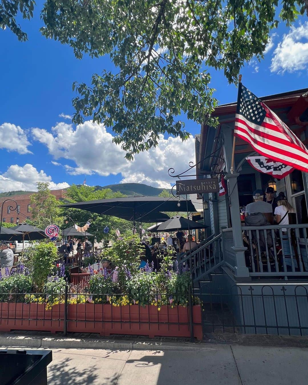 翁安芸さんのインスタグラム写真 - (翁安芸Instagram)「Matsuhisa Aspen on July 4th🇺🇸✨  @matsuhisaaspen  @nobukoaspen   #aspen #matsuhisa #matsuhisaaspen #4thofjuly #2022 #gorgeousday」7月8日 7時13分 - akinyc