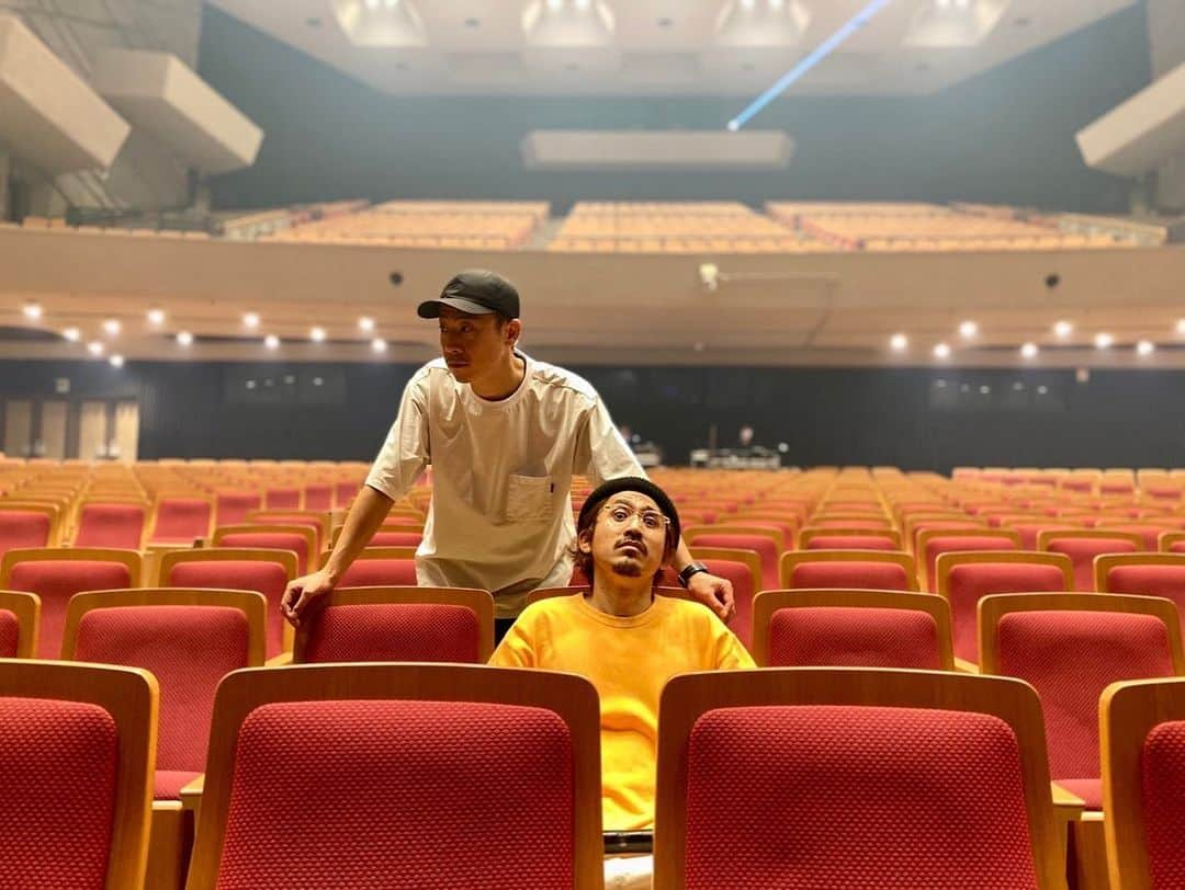 Keen（C&K）さんのインスタグラム写真 - (Keen（C&K）Instagram)「長崎、熊本の2日間、ツアーにご来場いただきありがとうございました‼️ 熱い熱い夜になりました😎🔥  皆さんの熱い気持ちがステージまでバシバシ伝わっておりました‼️  またすぐに帰って来ます☺️✨  #candk #live #ツアー」7月8日 12時10分 - keen_ck