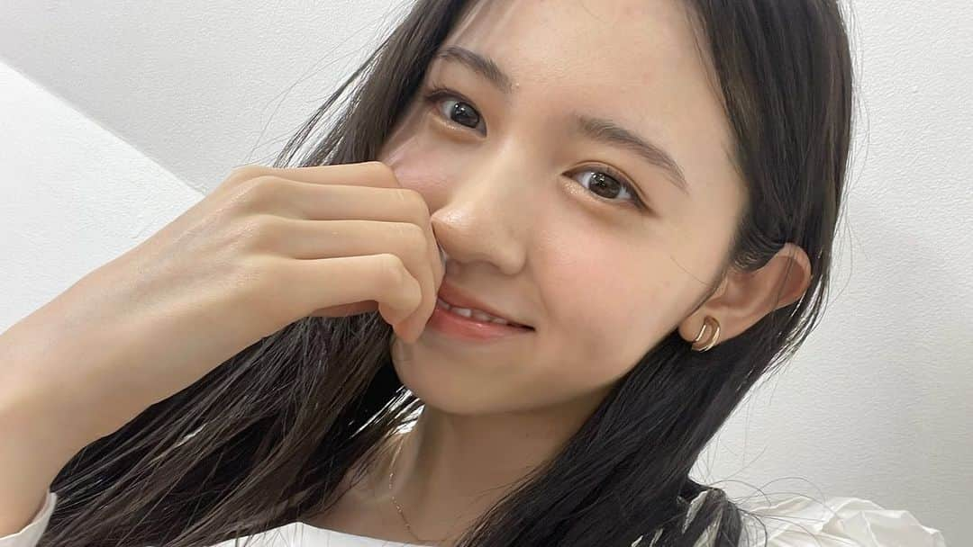 入江美沙希さんのインスタグラム写真 - (入江美沙希Instagram)「Seventeen夏の学園祭が 8月25日(木)・26日(金)に開催されることになりました！ ⁡ 皆さんに直接お会いできることを楽しみにしています！ わくわく👒 ⁡ ⁡ そして、Seventeen夏号の予約が始まりました 是非チェックしてくださいな🤍 ⁡ ⁡ ⁡ ⁡ ⁡ #Seventeen#セブンティーン#15#06 #06년생 #jk1#jk#自撮り#イヤリング#巻き髪#ヘアスタイル#ロングヘア#メイク#韓国メイク#セパレートまつ毛#韓国ヘア#ストレートヘア#前髪なし#入江美沙希」7月8日 19時44分 - irie_misaki_official