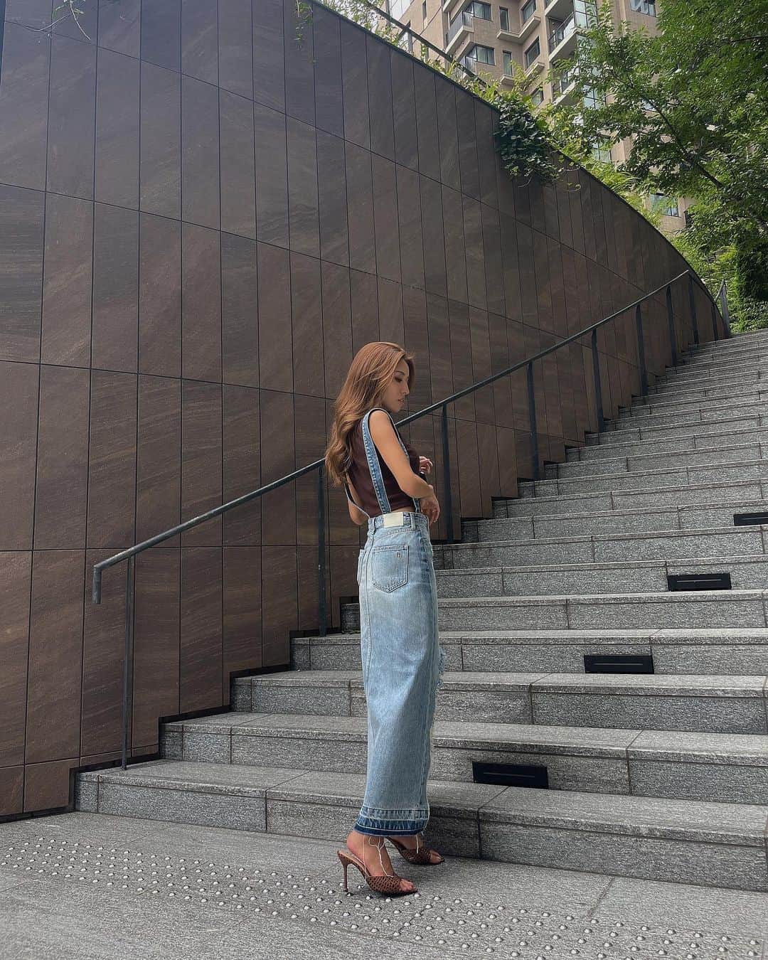 MIWAさんのインスタグラム写真 - (MIWAInstagram)「ootd🤙🏾 ㅤㅤㅤㅤㅤㅤㅤㅤㅤㅤㅤㅤㅤ ㅤㅤㅤㅤㅤㅤㅤㅤㅤㅤㅤㅤㅤ 可愛いデザインのスカート♪ この日お仕事の打ち合わせday🤍 ㅤㅤㅤㅤㅤㅤㅤㅤㅤㅤㅤㅤㅤ ストーリー載せた時にも質問多かった このデニムskはGYDAのだよ🤙🏾 ㅤㅤㅤㅤㅤㅤㅤㅤㅤㅤㅤㅤㅤ #ootd #outfit #デニムコーデ #夏コーデ」7月8日 19時55分 - miwa.matsuhashi