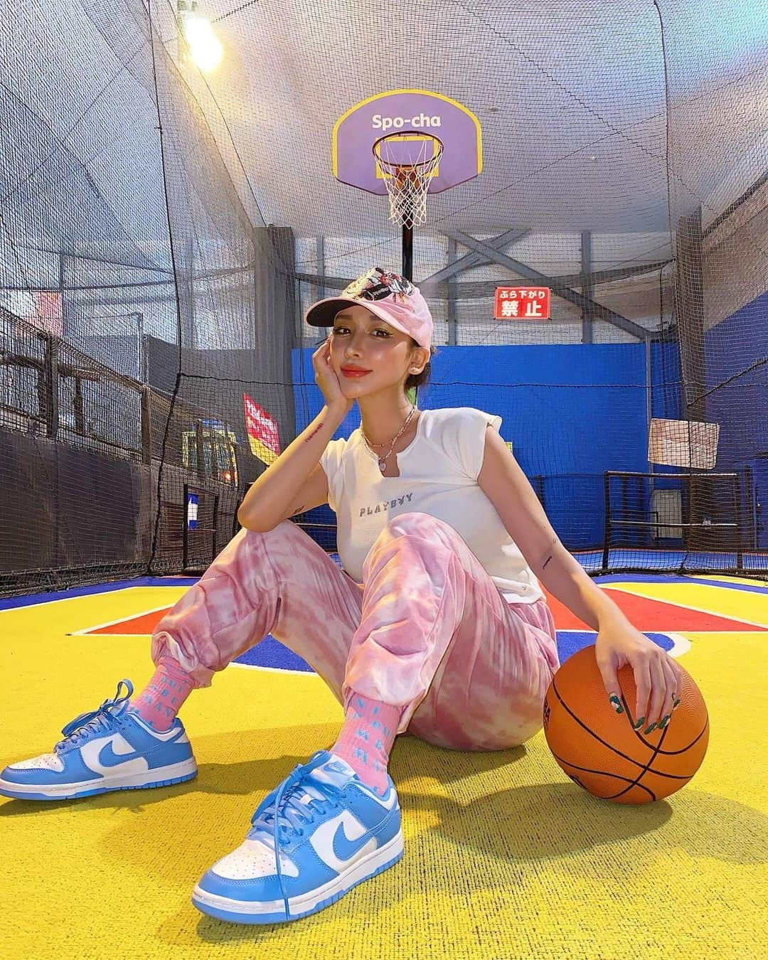 葉月さんのインスタグラム写真 - (葉月Instagram)「久しぶりのスポッチャ🏀☆ 靴下は @suxsox 💙💕ｶﾜｲｲ」7月8日 20時45分 - hzk0207