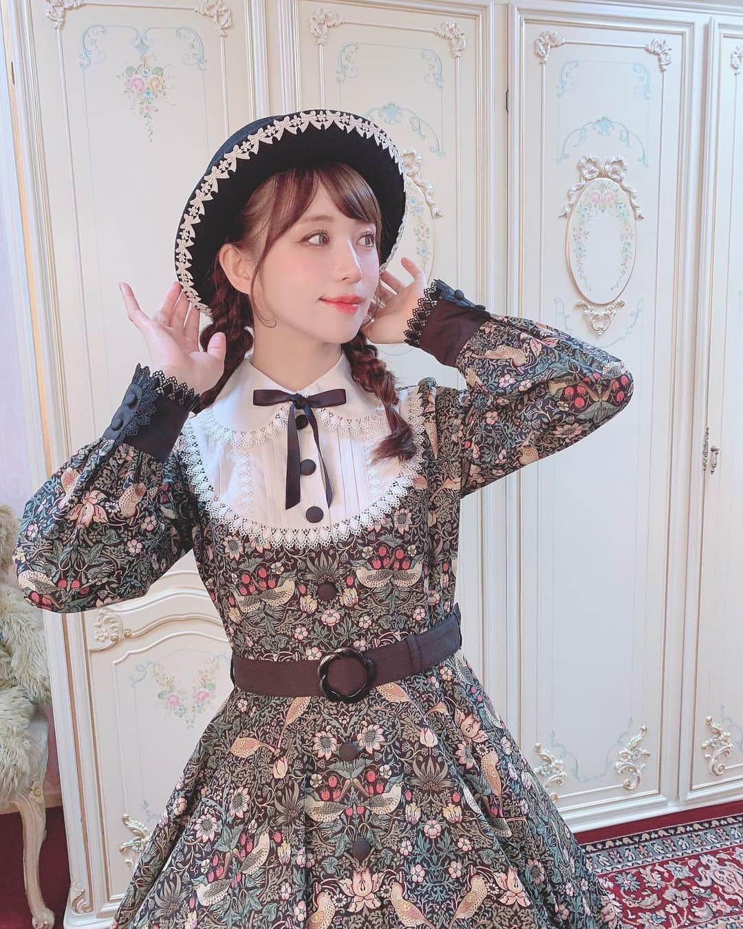 深澤翠さんのインスタグラム写真 - (深澤翠Instagram)「Innocent World 2022 A/W モリスOP  #innocentworld #lolitafashion」7月9日 14時19分 - midorifukasawa