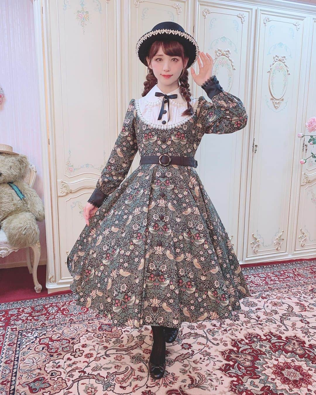 深澤翠さんのインスタグラム写真 - (深澤翠Instagram)「Innocent World 2022 A/W モリスOP  #innocentworld #lolitafashion」7月9日 14時19分 - midorifukasawa