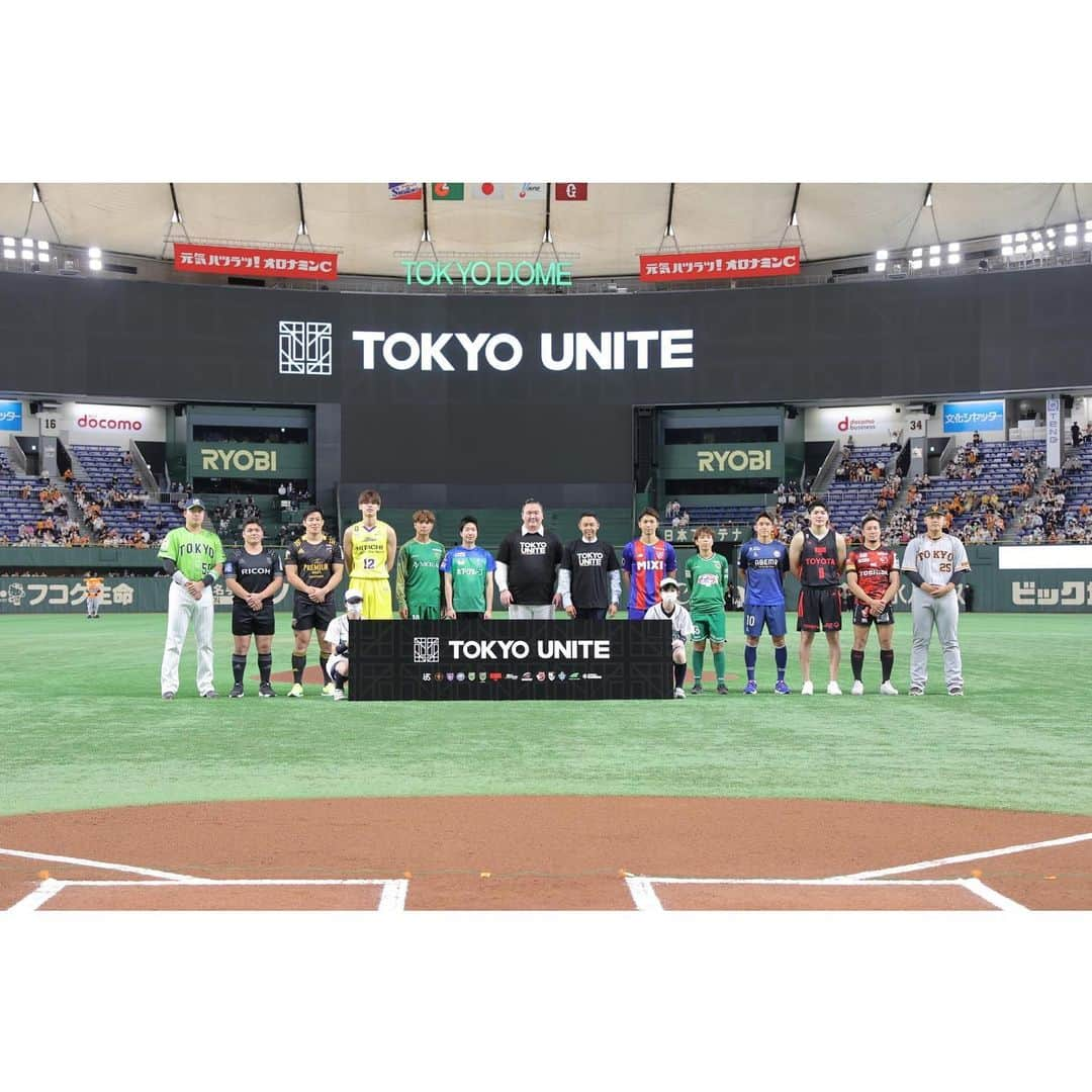 小池純輝さんのインスタグラム写真 - (小池純輝Instagram)「東京をホームタウンとする14のスポーツチーム・団体が協力しあい、新たな価値を生み出すプロジェクト『TOKYO UNITE』がスタートしました✨ 始球式にヴェルディの代表として参加させて頂きました⚾️ #DAZN #jleague #jリーグ #東京ヴェルディ #verdy #soccer #football⚽ #football #footballplayer #サッカー #フットボール #サッカー好きな人と繋がりたい #小池純輝 #19 #⚽️ #東京 #tokyo #athleta #足球  #sepakbola #junkikoike #tokyoverdy #始球式 #tokyounite #巨人 #ヤクルトスワローズ #東京ヴェルディ #日テレ東京ヴェルディベレーザ」7月9日 16時35分 - junki_koike