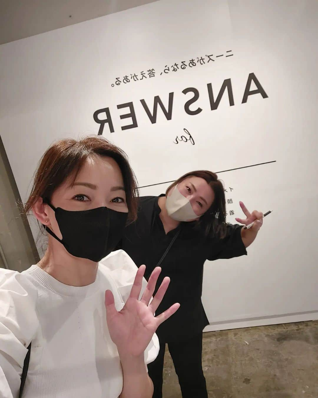 佐藤純さんのインスタグラム写真 - (佐藤純Instagram)「『ニーズがあるなら、答えがある』  実際に着る人の声を聞いて、シャツやブラウス、パンツなど…機能性と着映えするアイテムがたくさん！  @newans.official   6・7枚目はスタイリスト亀ちゃんデザイン💕  @kame_kyo  学校行事に使えるネイビー！  ほどよくシックで、でも華やかさもある上品なネイビーが素敵でした❤  #newans #ハッシュニュアンス #亀恭子 ちゃん #ネイビーママ #ママ #ママモデル #モデル #mama #mamamodel #model」7月9日 23時03分 - junsatoidea