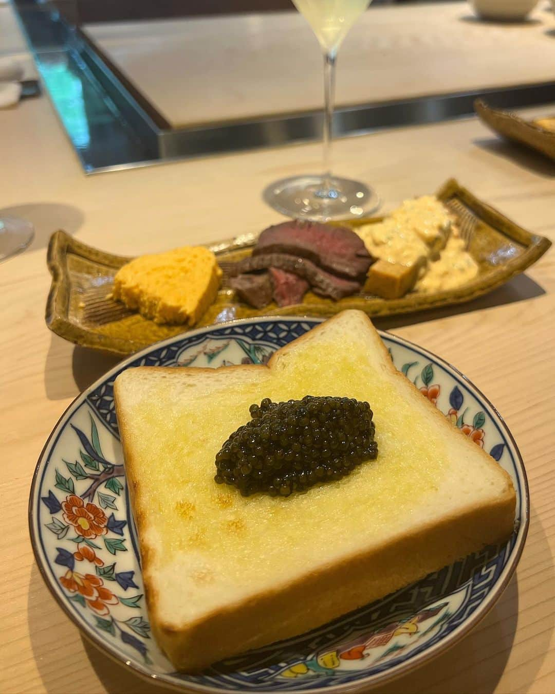 カレンさんのインスタグラム写真 - (カレンInstagram)「いつかの朝食会🥺🍚  念願の #朝食くろぎ 💓 ８ヶ月前くらいから予約してて… 心待ちににしてた☺️🤲💭  朝から くろぎさんのご飯 いーっぱい頂きました😋  #breakfast #くろぎ」7月9日 23時28分 - cjd_karen