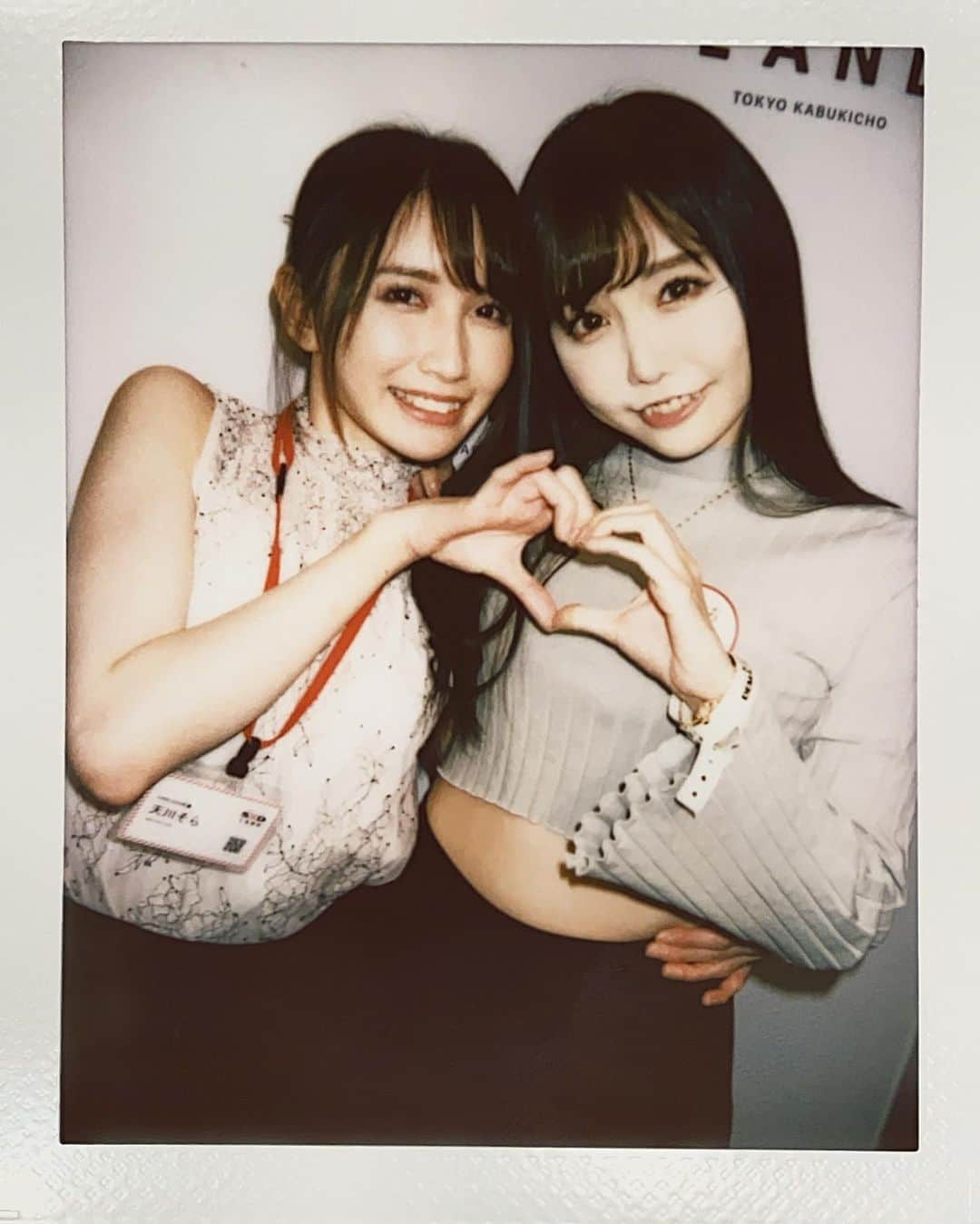 稲森美優さんのインスタグラム写真 - (稲森美優Instagram)「#sodland 初めて行ってきたあ！  急遽天川そらゲスト出勤って、当日始まる2時間前に知って、後ろあったからどうしようと思いながらダッシュで顔出してきたっ！😭 会えてよかったあ❤️！！  シャンパンでよろこんでるみゆちとそらち。  最近、いろんな人のイベント巡りしたい気分すぎて、 多分きませんかー？！って言ってくれたら気分で全然行くので逆に教えて欲しいですっっ！ うんぱいちゃんの写真集とかまひたんの写真集とか、カヲたんの写真集とか！？いきたかた！ とにかくたくさんイベント回りたい！オタクになりたいっ！  洋服の展示会も行きたいっ！ わあー！！！😂 こすほりもコミケも出たいっっ #anime #コスプレ #グラビア #sexy #gravure #サブカル #adult #cosplayer #subculture #かわいい #ファッション #モデル #幸せ #イベント #笑顔 #カジュアル #スカート #ライフスタイル #ドレス #写真集」7月10日 3時13分 - miyuuinamori