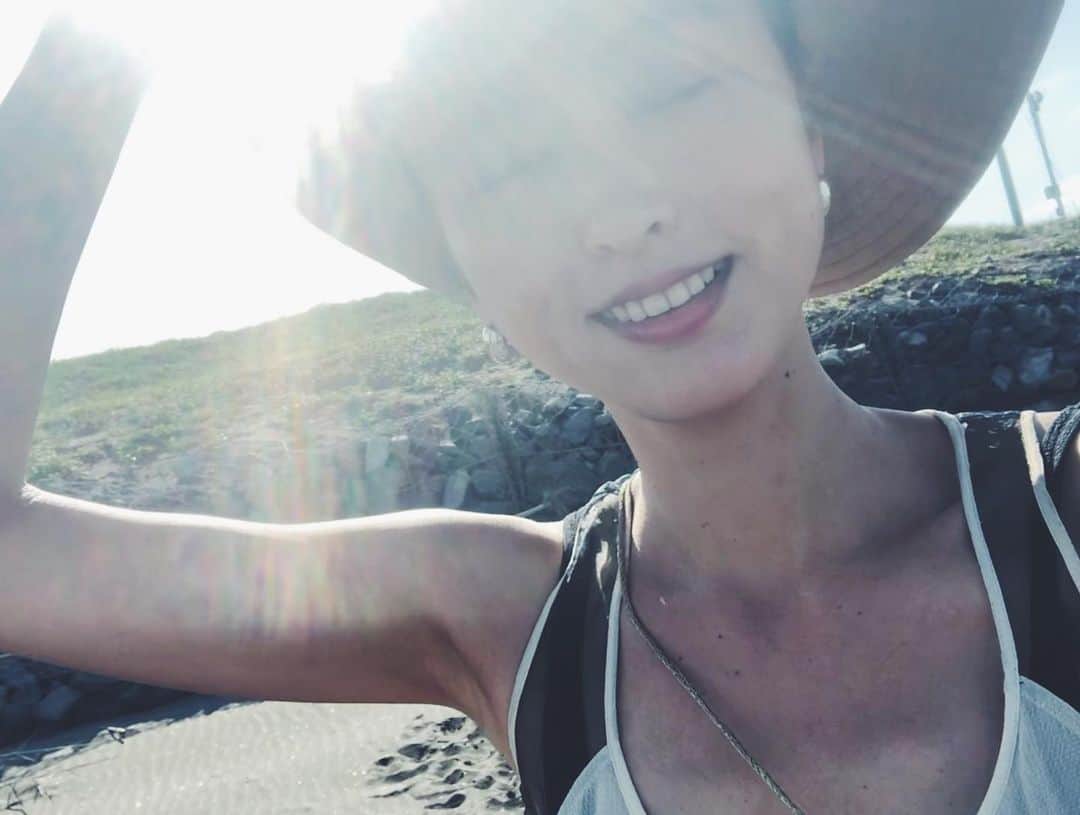 尾形沙耶香さんのインスタグラム写真 - (尾形沙耶香Instagram)「#summerishere 🏖  #夏が大好き !!」7月10日 15時30分 - sayakaogata