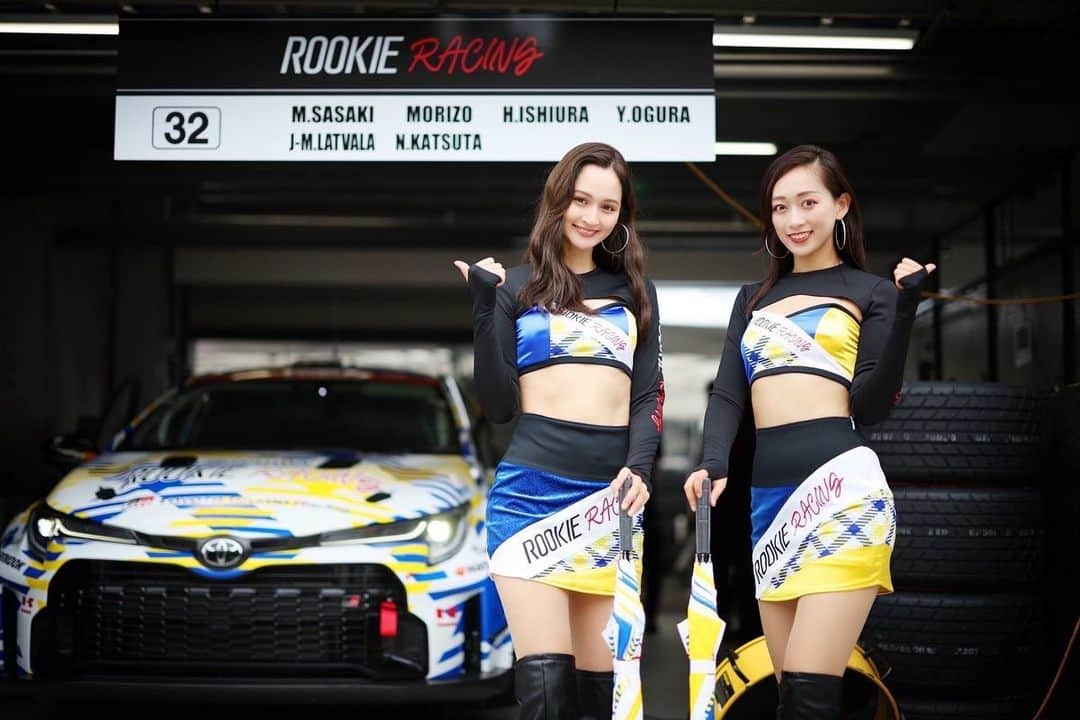 梨衣名さんのインスタグラム写真 - (梨衣名Instagram)「ROOKIE Racing🚗🐶💛💙    32号車 ORC ROOKIE corolla H2 concept  菅生にて無事完走しました💓✌️  応援ありがとうございました📣！  スポーツは人の心に元気を与える。  暗い気持ちを吹き飛ばしてくれる不思議な力がある。  三橋さんが撮る写真が大好きです！  @rookieracing_official   . #ROOKIERacing #ルーキーレーシング #SuperTaikyu2022 #スーパー耐久シリーズ2022 #S耐 #水素 #hydrogenfuelcell #水素エンジン #水素カローラ #corollasport #カローラスポーツ #PhotobyNoriakiMitsuhashi #三橋仁明 #三橋仁明カメラマン #officialinstagram #motorsport #carlover #lovecars #racingteam  #レーシングチーム #車好き #車好きな人と繋がりたい #モータースポーツ #モータースポーツ好きな人と繋がりたい #フォローしてね」7月11日 8時46分 - leena3.1415926