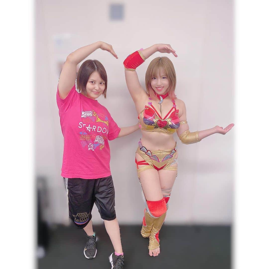 白川未奈さんのインスタグラム写真 - (白川未奈Instagram)「Waka's Gear❤️💛❤️ #cosmicangels #STARDOM #MinaShirakawa #costume #prowrestling」7月11日 11時22分 - mina_shirakawa