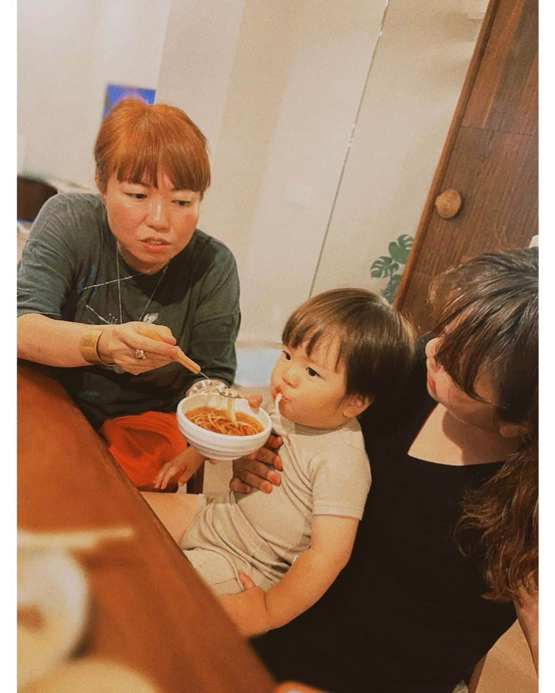 佐々木希さんのインスタグラム写真 - (佐々木希Instagram)「お家にて🍴 よく食べよく笑いいい日になりました☺︎ いつも#iNtimite 撮影ありがとう♡ うちのワンコがいっちゃんの抱っこ紐を気に入って上でずっと寝てた🙏  #飯島伊知子 さん #加藤かすみ さん #木津明子 さん #char さん」7月11日 13時04分 - nozomisasaki_official