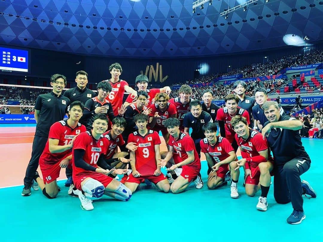山内晶大さんのインスタグラム写真 - (山内晶大Instagram)「. . . VNL Japan round🇯🇵 . . ➡️Next final round Italia🇮🇹 . . . #VNL #Japan #Osaka」7月11日 13時35分 - akihiroooo1130