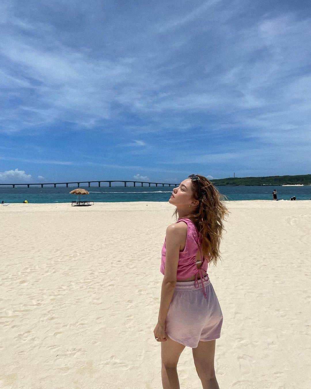 ステファニーさんのインスタグラム写真 - (ステファニーInstagram)「🐬💕💞💗 少し前の宮古島にて。 太陽と海、そしてピンク♡。 #love #summer #beach #宮古島 #ピンクコーデ  #プチプラコーデ」7月11日 18時35分 - steph_0928_