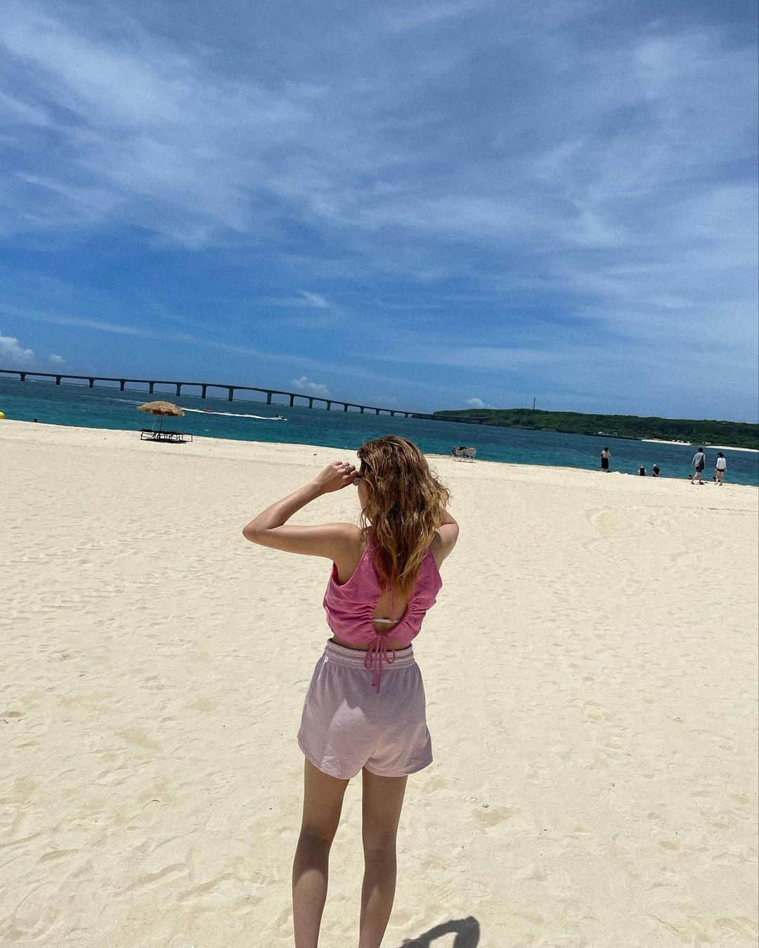 ステファニーさんのインスタグラム写真 - (ステファニーInstagram)「🐬💕💞💗 少し前の宮古島にて。 太陽と海、そしてピンク♡。 #love #summer #beach #宮古島 #ピンクコーデ  #プチプラコーデ」7月11日 18時35分 - steph_0928_