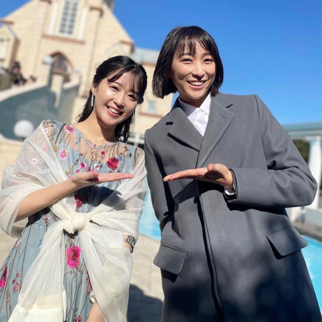 休井美郷さんのインスタグラム写真 - (休井美郷Instagram)「月9「競争の番人」に少しだけ出演させて頂いています♡  初めてのドラマの現場でドキドキ……🫣 そして女神様みたいな杏さんと…📸✨  ． 悔しいことにソファで寝落ちしていたので 記念すべき初ドラマ、見逃し配信で見ることにしよう。  🤣  ． #競争の番人」7月11日 23時51分 - kyuui_misato