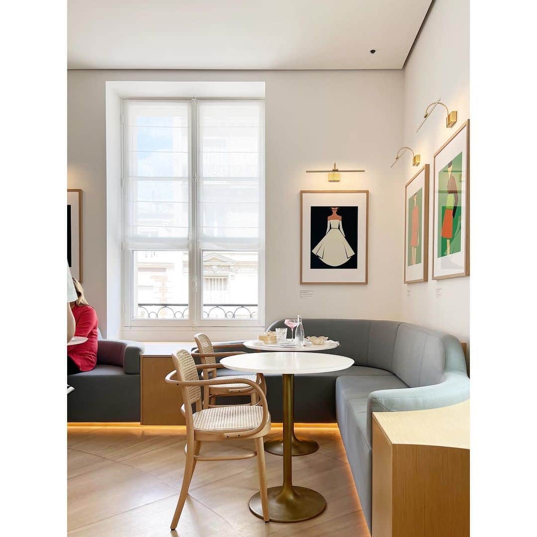 石井美保さんのインスタグラム写真 - (石井美保Instagram)「Dior museum の中のカフェ カナージュの新作のカップでカプチーノ☕️#mihoishii_paris#LaGalerieDior」7月12日 12時35分 - miho_ishii