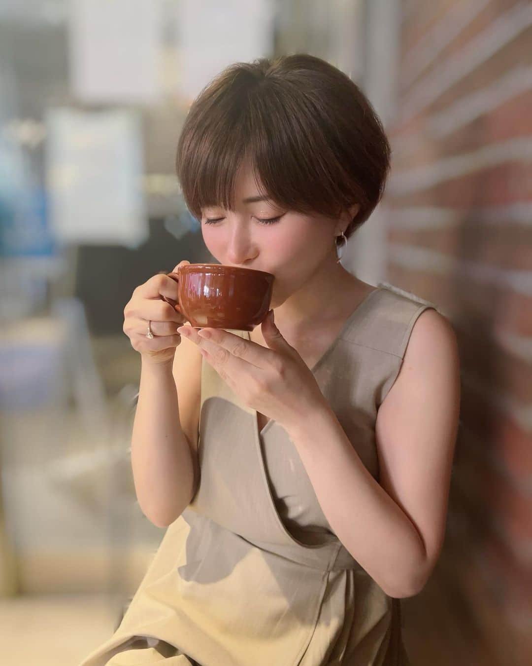 里美ゆりあさんのインスタグラム写真 - (里美ゆりあInstagram)「☕️🍃  #cafe  #里美ゆりあ」7月12日 12時59分 - satomiyuria