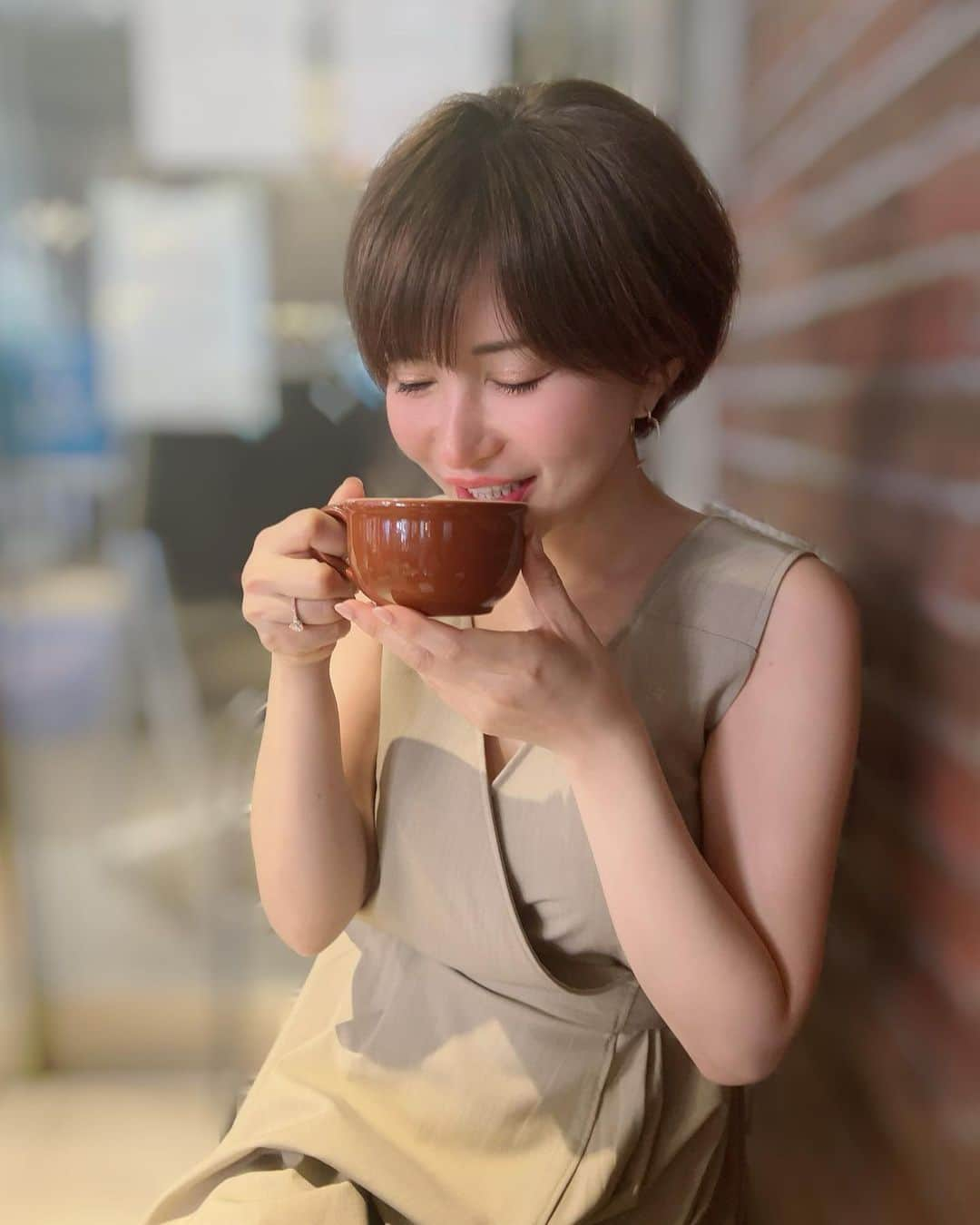 里美ゆりあさんのインスタグラム写真 - (里美ゆりあInstagram)「☕️🍃  #cafe  #里美ゆりあ」7月12日 12時59分 - satomiyuria