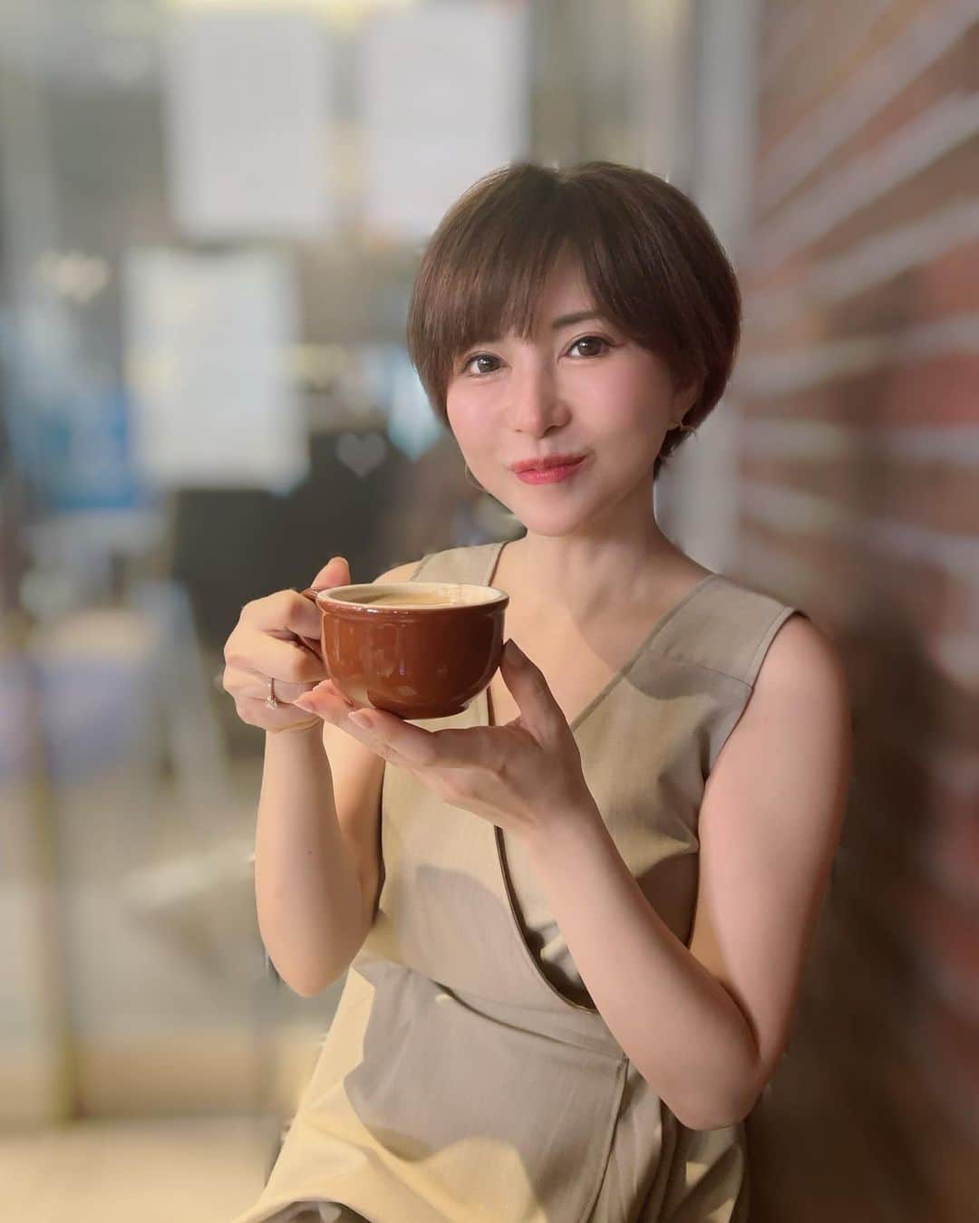里美ゆりあさんのインスタグラム写真 - (里美ゆりあInstagram)「☕️🍃  #cafe  #里美ゆりあ」7月12日 12時59分 - satomiyuria