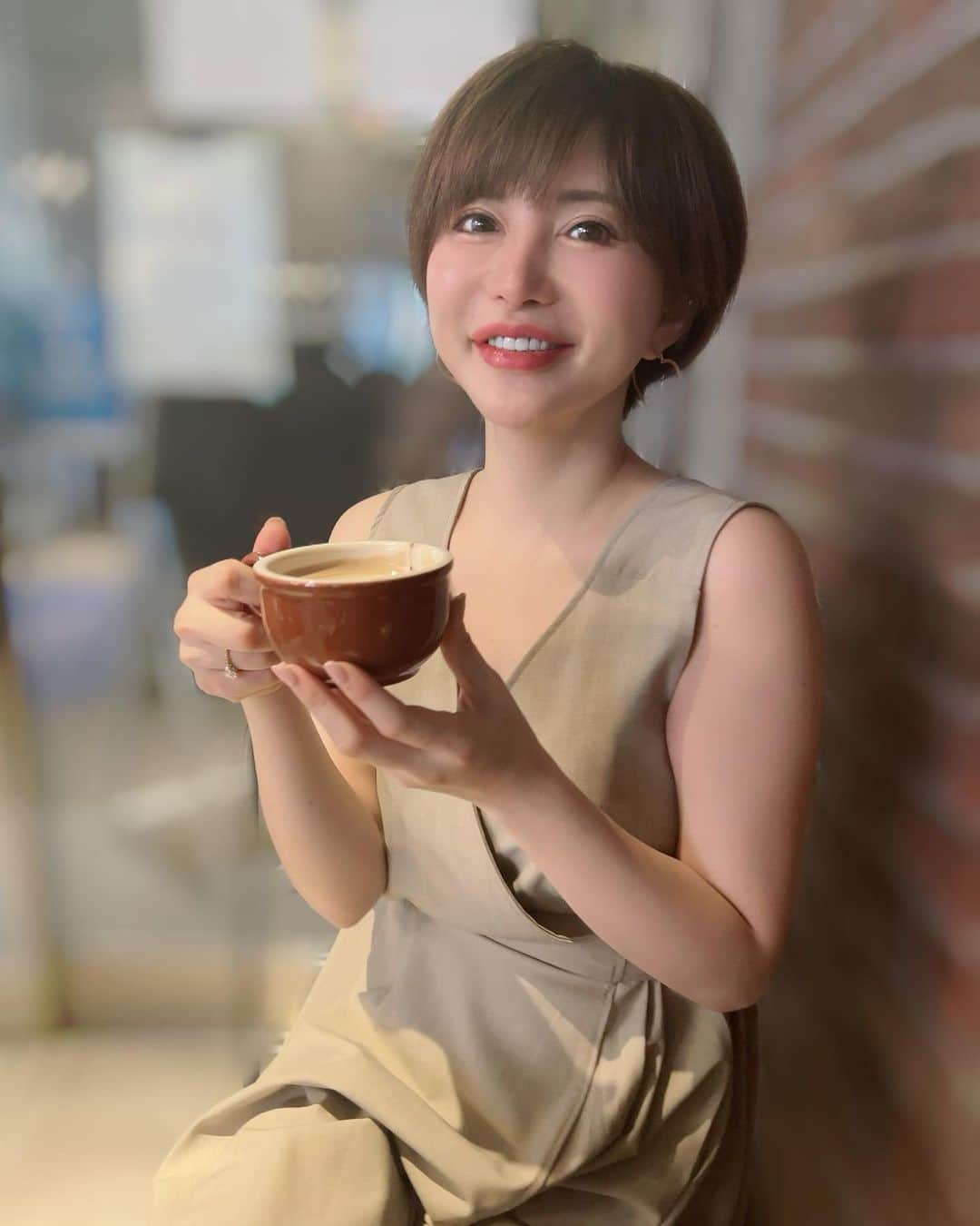 里美ゆりあさんのインスタグラム写真 - (里美ゆりあInstagram)「☕️🍃  #cafe  #里美ゆりあ」7月12日 12時59分 - satomiyuria