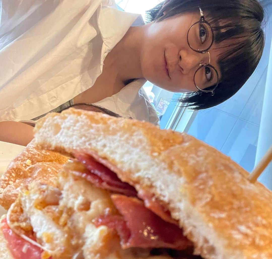 時東ぁみさんのインスタグラム写真 - (時東ぁみInstagram)「みんなでランチ♪ ・ 会ったその瞬間に、次会う日を決めたくなるメンバーw 話尽きないし、ずっと笑ってるし、平和でしかない🕊 ・ 姪っ子と息子も参加☆ ありがとうございました☆ ・ #時東ぁみ #ランチ #lunch #東京ドームシティ #水道橋 #suidobashi #東京ドーム #フライデーズ #ハンバーガー #サンドウィッチ #ボリューミー #追加 #パスタ #無理でした」7月12日 13時25分 - amitokito