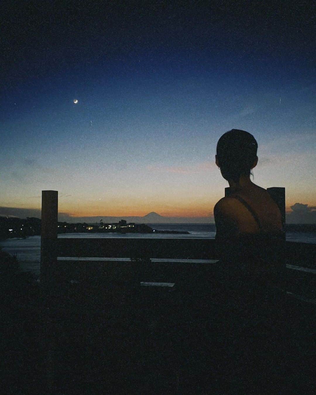 クロエさんのインスタグラム写真 - (クロエInstagram)「このまえの。月と星、綺麗だったなあ 🌌✨🌒 久々にゆっくり深呼吸した！」7月12日 19時26分 - ch__l__oe