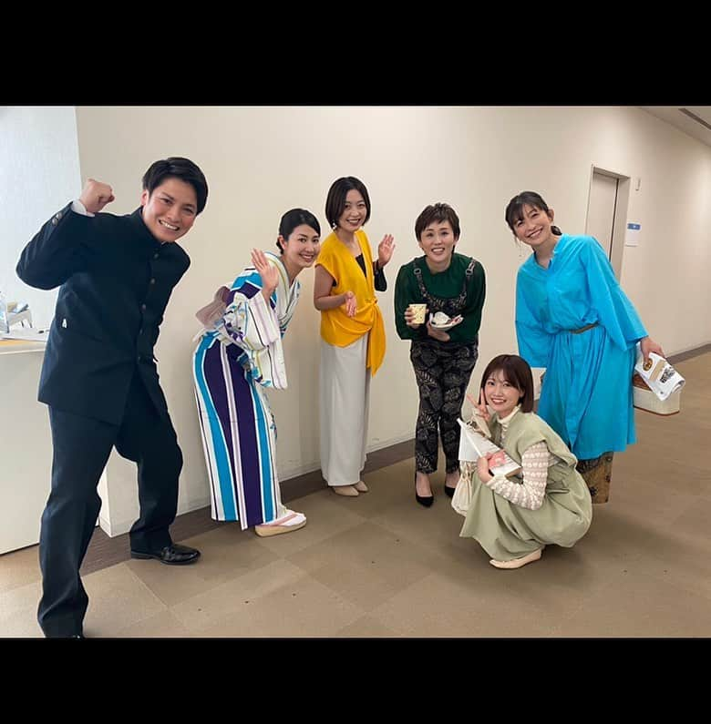 小野真弓さんのインスタグラム写真 - (小野真弓Instagram)「お知らせです📺☺️  7月16日(土) １６時〜 bsフジ  【もしもで考える なるほど！なっとく塾】  今回のテーマは、 🌞もしも天気予報がなかったら❓ 🏫もしも東京大学に進学したら❓  是非ご覧ください＼(^ω^)／✨  ＜出演者＞ 塾長：森田健作　 塾生筆頭：京本政樹 塾生：小野真弓／鈴木希依子／千葉宗幸／朝長美桜／にしおかすみこ／森林永理奈（五十音順） 秘書：水野悠希」7月13日 11時26分 - hanaharuaroi