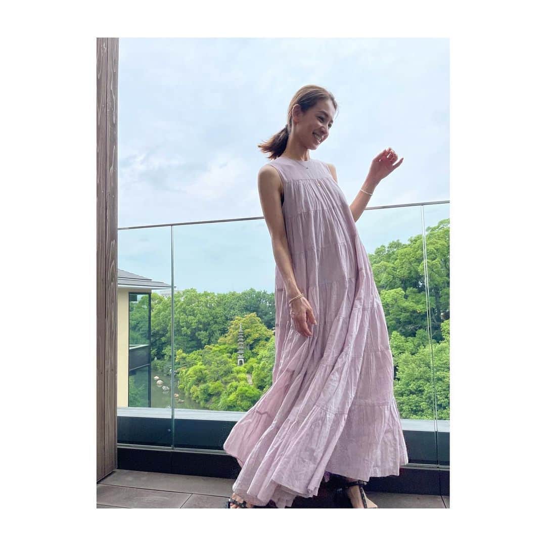 稲沢朋子さんのインスタグラム写真 - (稲沢朋子Instagram)「👗 @mariha_official の ミューズのドレス！ ベビーライラックカラーをチョイス💜私にしては珍しい なんだか新鮮な気分☺️  #mariha」7月13日 15時40分 - ina_tomo