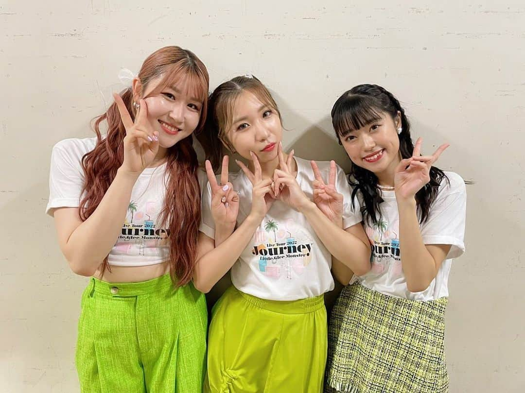 Little Glee Monsterさんのインスタグラム写真 - (Little Glee MonsterInstagram)「「Little Glee Monster Live Tour 2022 Journey」 仙台サンプラザホール ありがとうございました！！  #littlegleemonster #リトグリ #リトグリ_journey #リトグリ_余韻 #宮城 #仙台 #雨の中来てくださいましてありがとうございました #楽しんでいただけたでしょうか #ロビーに展示していたパネルもみてくれましたか #🚌 #ホール公演は今日で終わり #次は23日24日幕張公演です #見に来てください #みんなとまたまだ人生の旅を続けていきます #今日もありがとうございました」7月13日 22時22分 - littlegleemonster_official