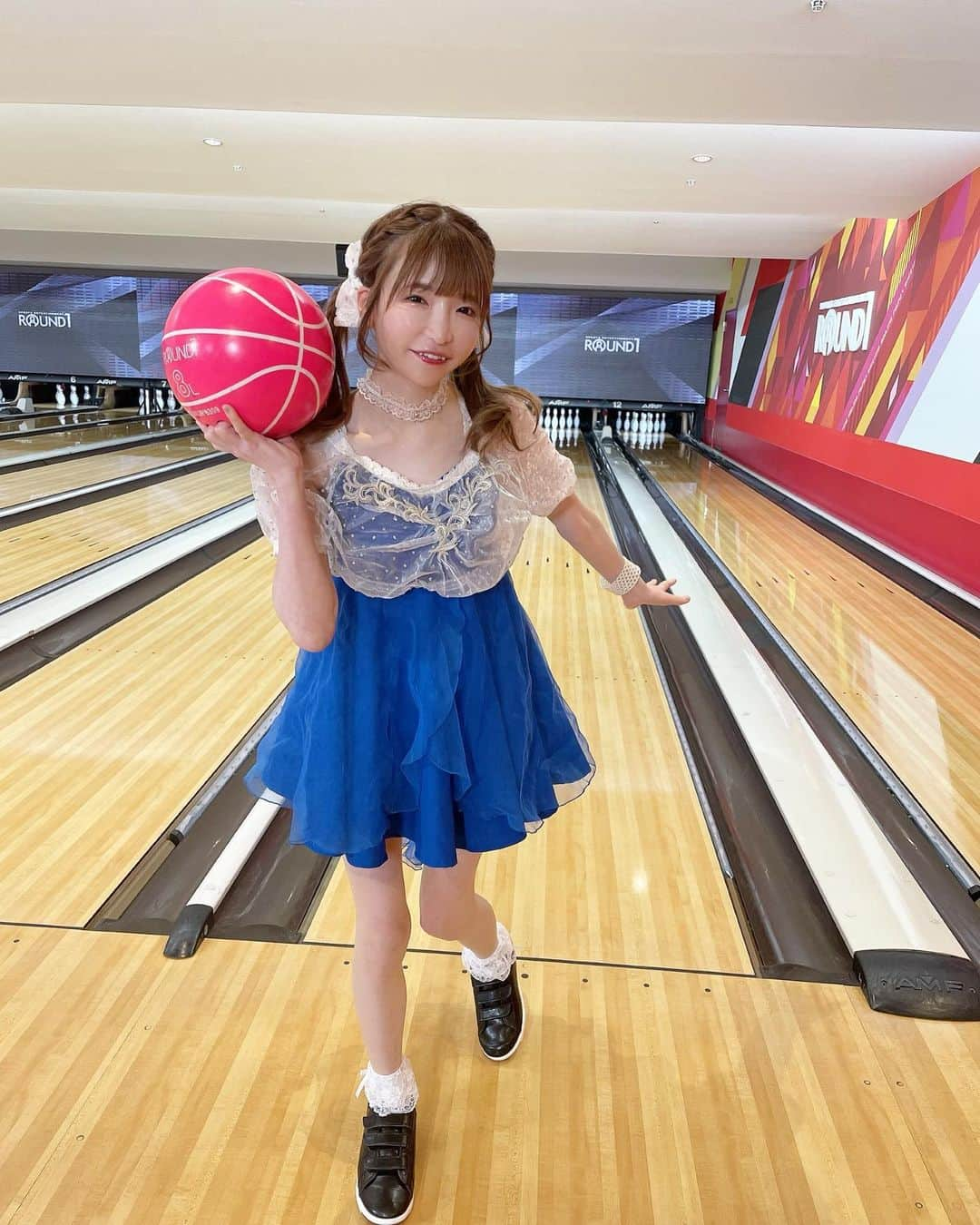 もえのあずきさんのインスタグラム写真 - (もえのあずきInstagram)「今週はボウリング🎳 MIRAI系アイドルTVみてね💗 #ボウリング#mirai系アイドルtv #もえあず#エラバレシ#アイドル#ツインテール」7月14日 0時43分 - moeazukitty