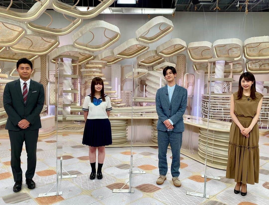 フジテレビ「プライムニュース イブニング」さんのインスタグラム写真 - (フジテレビ「プライムニュース イブニング」Instagram)「今夜10時から始まる 新ドラマ「純愛ディソナンス」主演の中島裕翔さんと 吉川愛さんがイット！のスタジオに登場！ 教師と生徒の禁断の恋が描かれる 「純愛✕ドロドロ」のストーリーの見どころや撮影秘話を 午後4時ごろ放送します！  #中島裕翔 #吉川愛 #純愛ディソナンス #禁断の恋 #純ドロ #ドラマ #木10 #加藤綾子 #榎並大二郎 #イット #フジテレビ」7月14日 15時01分 - livenews_it