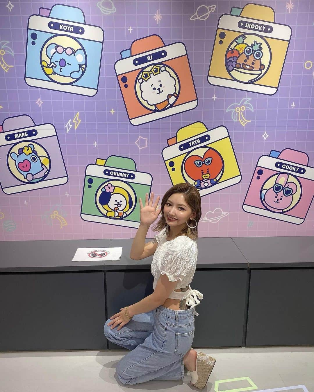 airiさんのインスタグラム写真 - (airiInstagram)「⁡ BT21Cafe💜Photo Time ⁡ 夏仕様だったからあいりも🍉🫧 ( ただ着てみたらトップス短過ぎた ) ⁡ #bts #bt21 #bt21cafe #jungkook  #bt21カフェ #phototime #cooky #cookybt21 #bt21cooky #army #btsarmy #반탄소년단 #비티에스 #아미 #정국 #カフェ #アミ活 #推し #推し活 #likeforlikes #likeforlike #like4like #l4l」7月14日 18時52分 - airigram131