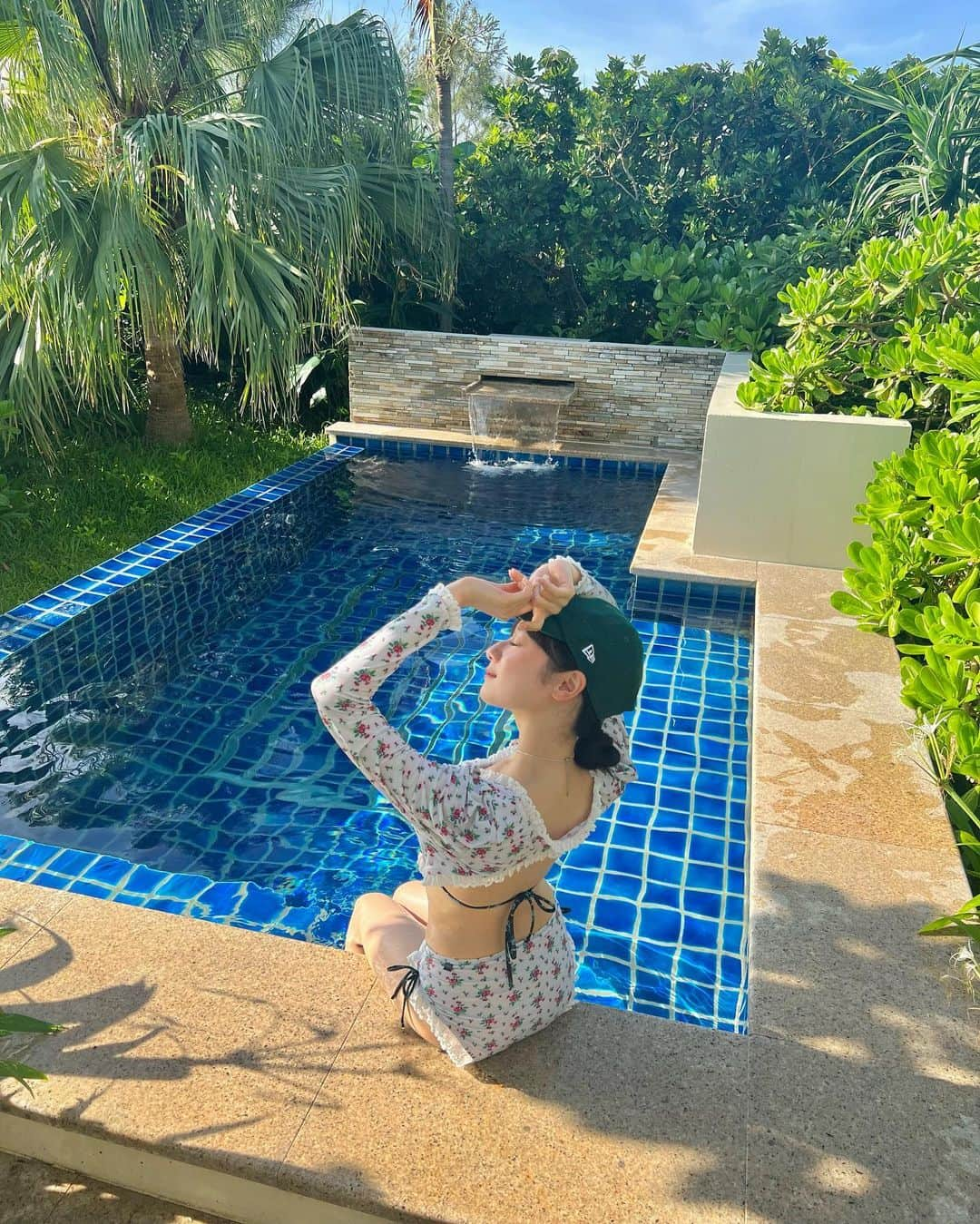 齊藤英里さんのインスタグラム写真 - (齊藤英里Instagram)「きゃー！！！！！👙🐳🏝 (初沖縄に興奮しました、載せたい写真沢山あるの、、夏休み投稿しばしお付き合い下さい🤍)  質問の多かった水着タグ付けしてます！ 超かわいいよね〜この日のために選ぶのが楽しかったなあ😌  #沖縄旅行 #夏休み #ブセナテラス #プール」7月14日 20時24分 - erisaito.official