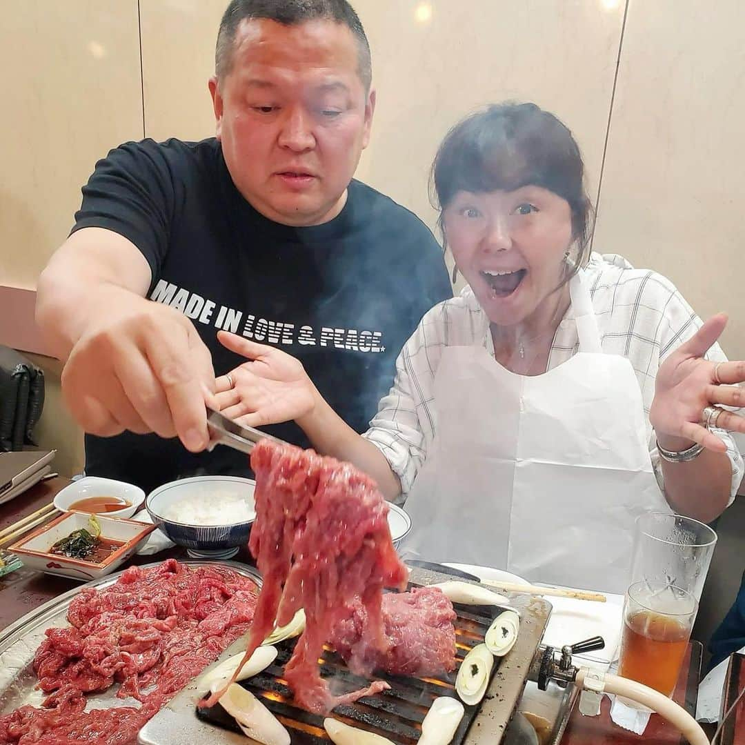 田中律子さんのインスタグラム写真 - (田中律子Instagram)「肉山の光山さん　@nikuyama29 に誘っていただいて、飲めるロース食べてきました🥩❤️  お店の名前は書けないんだけど、もーとにかく美味しかった🤤  タンは肉厚で柔らかくて、ロースは噂どーり飲めるロース、ミノにハラミもたまらん美味さ❤️  そして光山さんが焼いてくれるからさらに美味い😋ジャンジャン焼いてガツガツ食べてグビグビ飲んで、大満足❤️ご一緒させていただいたみなさま、ありがとうございました🙏🙏🙏  #飲めるロース  #銀座 #また食べたい  #食べスタグラム  #ありがとう」7月14日 23時48分 - ri2kotanaka