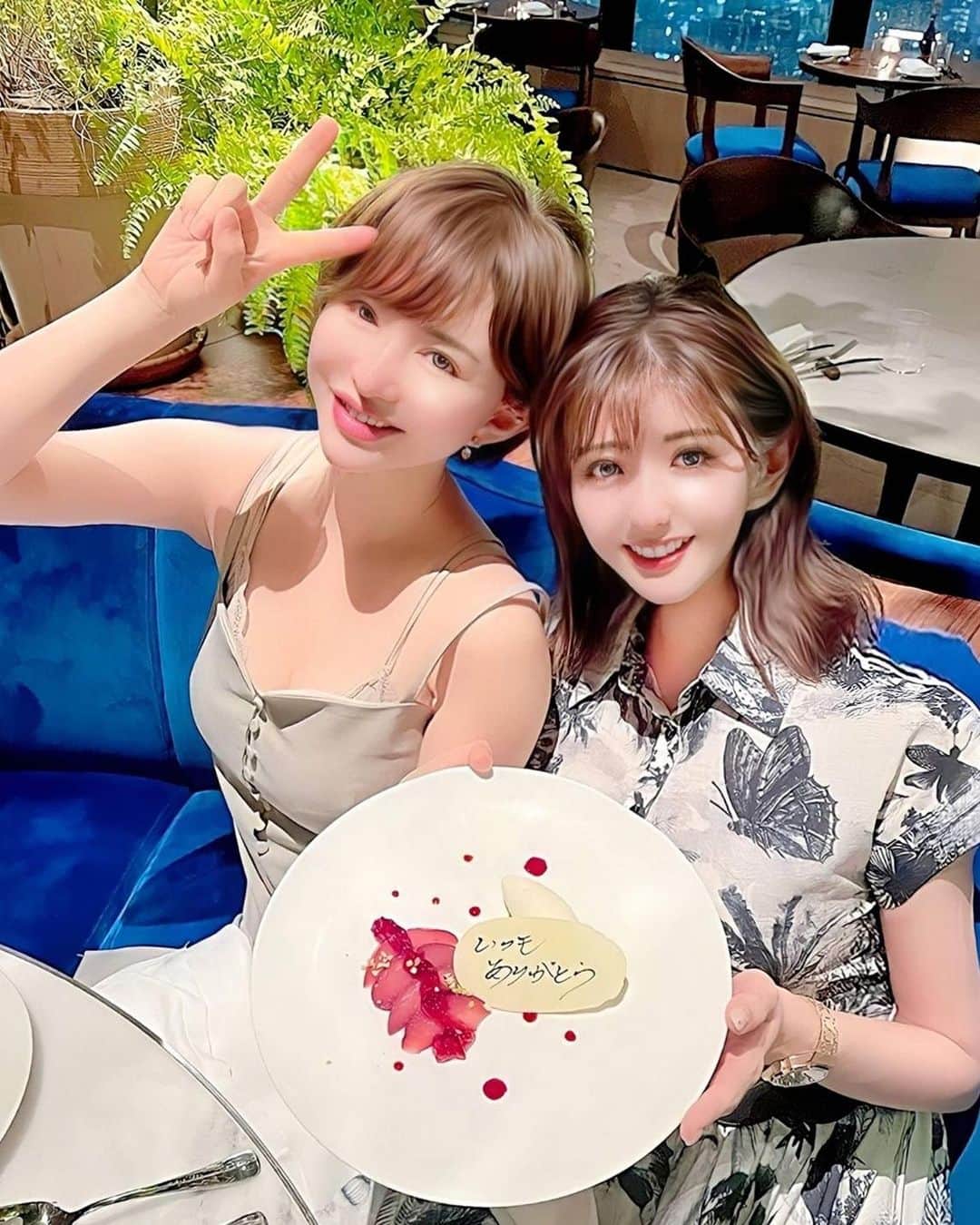 里美ゆりあさんのインスタグラム写真 - (里美ゆりあInstagram)「@all_you_need_is_love421  とデート♥️  可愛いし面白いし楽しいし優しいし グルメだし多方面で意識高いし 尊敬出来る最高な女性😍  ホテルみたいなお宅訪問もさせて頂いて興奮冷めやらぬ😚  帰るギリギリまで話しが尽きなくて話し足りない笑  共通点も色々あってこれからも旅行行ったりする予定だから楽しみ🎶  #デート #date  #虎ノ門 #ab」7月15日 11時04分 - satomiyuria