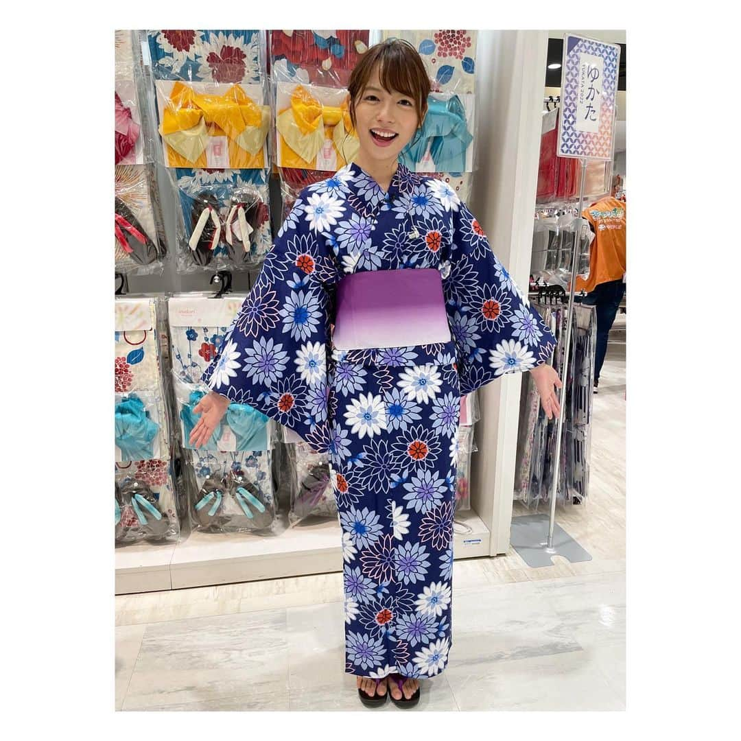 阿部芳美さんのインスタグラム写真 - (阿部芳美Instagram)「今日は浴衣で中継🎇👘 浴衣を着るのは、何年ぶりでしょうか…🥹！  学生の頃は、 #江ノ島花火大会 や#鮎まつり に よく行っていました☺️✨  何の心配もなくイベントや行事が行われる 当たり前の夏が早く戻ってきますように🎐  #キャッチ中継 #阿部芳美 #浴衣 #浴衣ヘアアレンジ #浴衣ヘア」7月15日 19時25分 - yoshimi_abe0410