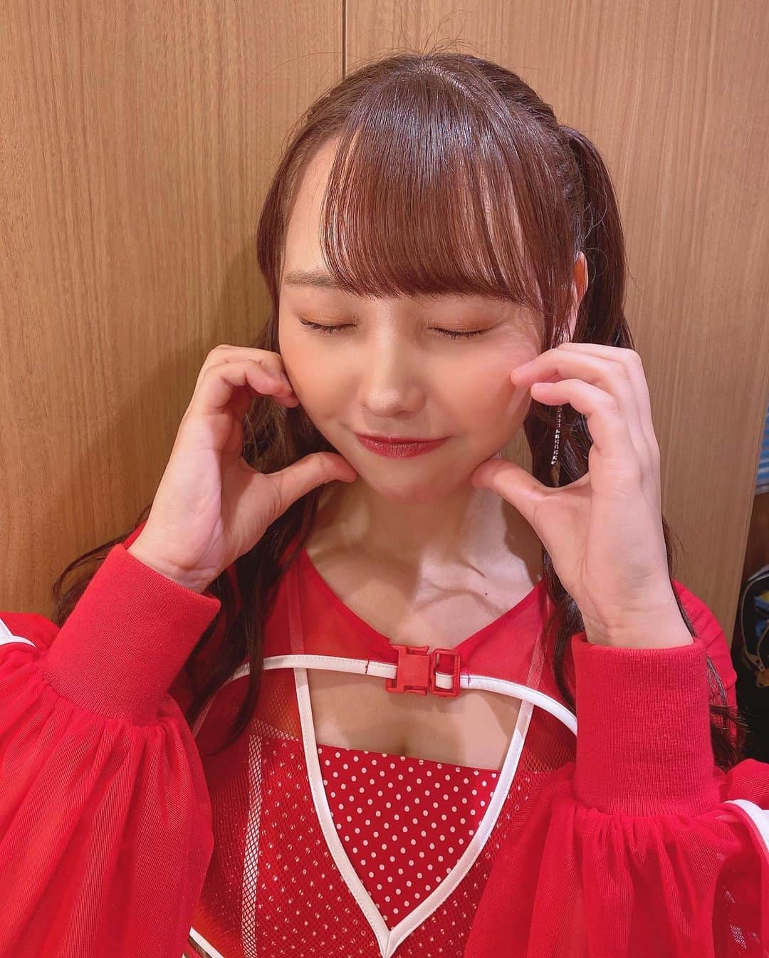 本郷柚巴さんのインスタグラム写真 - (本郷柚巴Instagram)「今しかできひん髪型👧🏻🫶🏻  #NAMBAZAAR2022  #ツインテール #赤 #ライブ」7月15日 21時03分 - h.yuzuha_0112