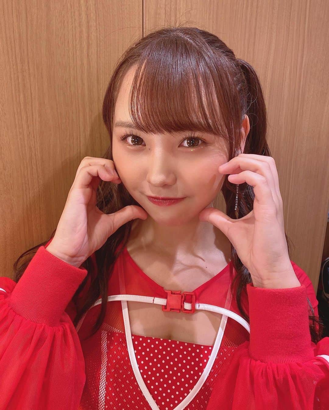 本郷柚巴さんのインスタグラム写真 - (本郷柚巴Instagram)「今しかできひん髪型👧🏻🫶🏻  #NAMBAZAAR2022  #ツインテール #赤 #ライブ」7月15日 21時03分 - h.yuzuha_0112