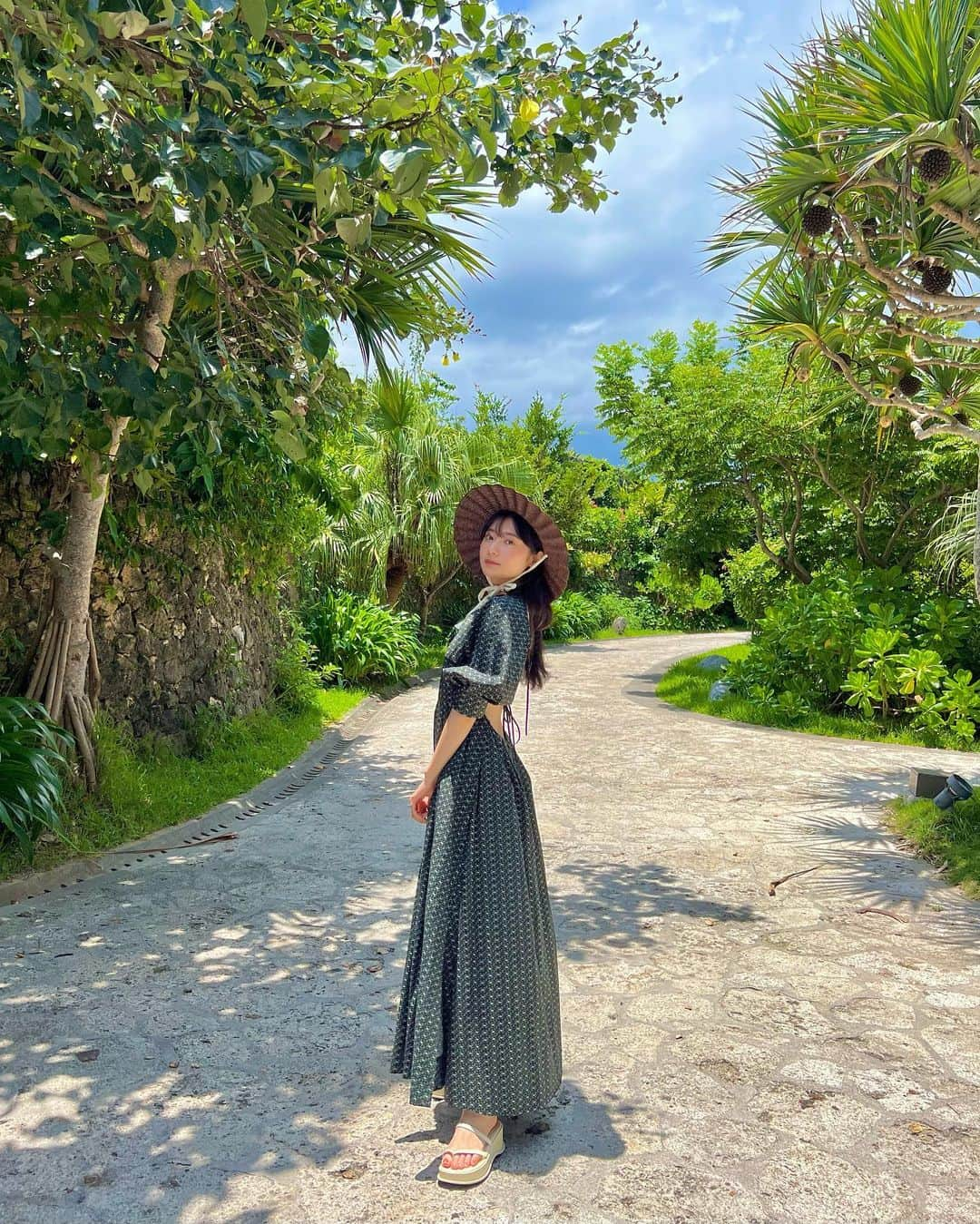 齊藤英里さんのインスタグラム写真 - (齊藤英里Instagram)「このドレスかわいいの、、♡ #沖縄旅行 #夏休み #ブセナテラス」7月16日 12時31分 - erisaito.official