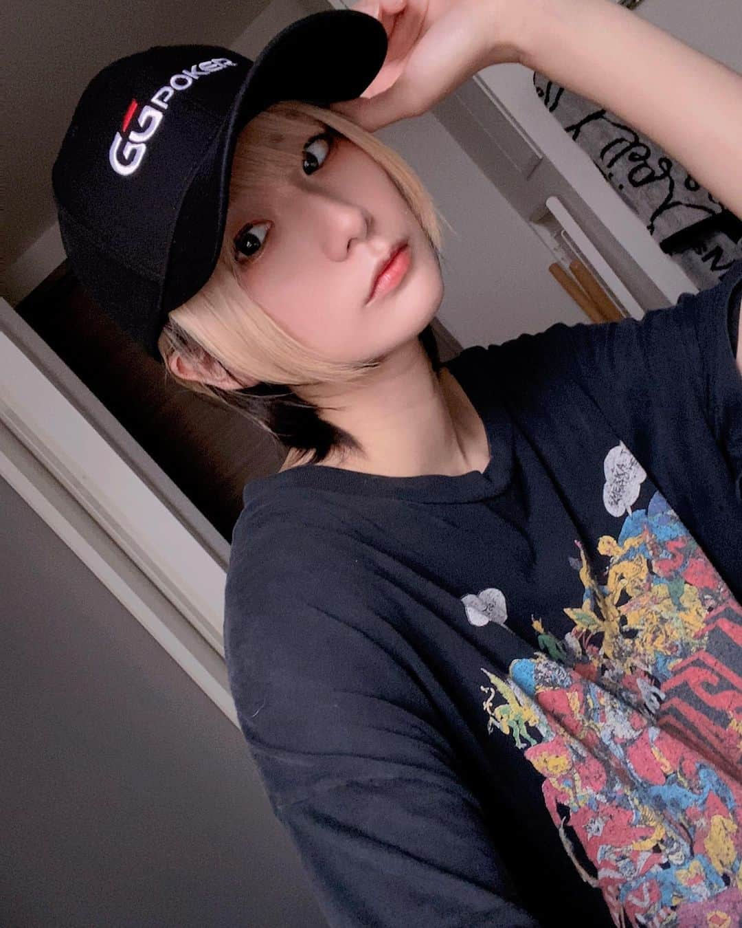 来栖うさこさんのインスタグラム写真 - (来栖うさこInstagram)「GG poker🧢🃏✨  昨日、JOPTのステージインタビューに 登壇した記念にキャップを頂きました🥳🎤💕  わああい👏✨✨✨✨✨✨  ・‥…━━ﾟ+.━★・‥…━━.+ﾟ #来栖うさこ #愛媛県産グラドル #グラビア #ショートカット女子 #model #cosplayer #japan #ggpoker #キャップコーデ  #キャップ女子」7月16日 14時57分 - kurusu_usako